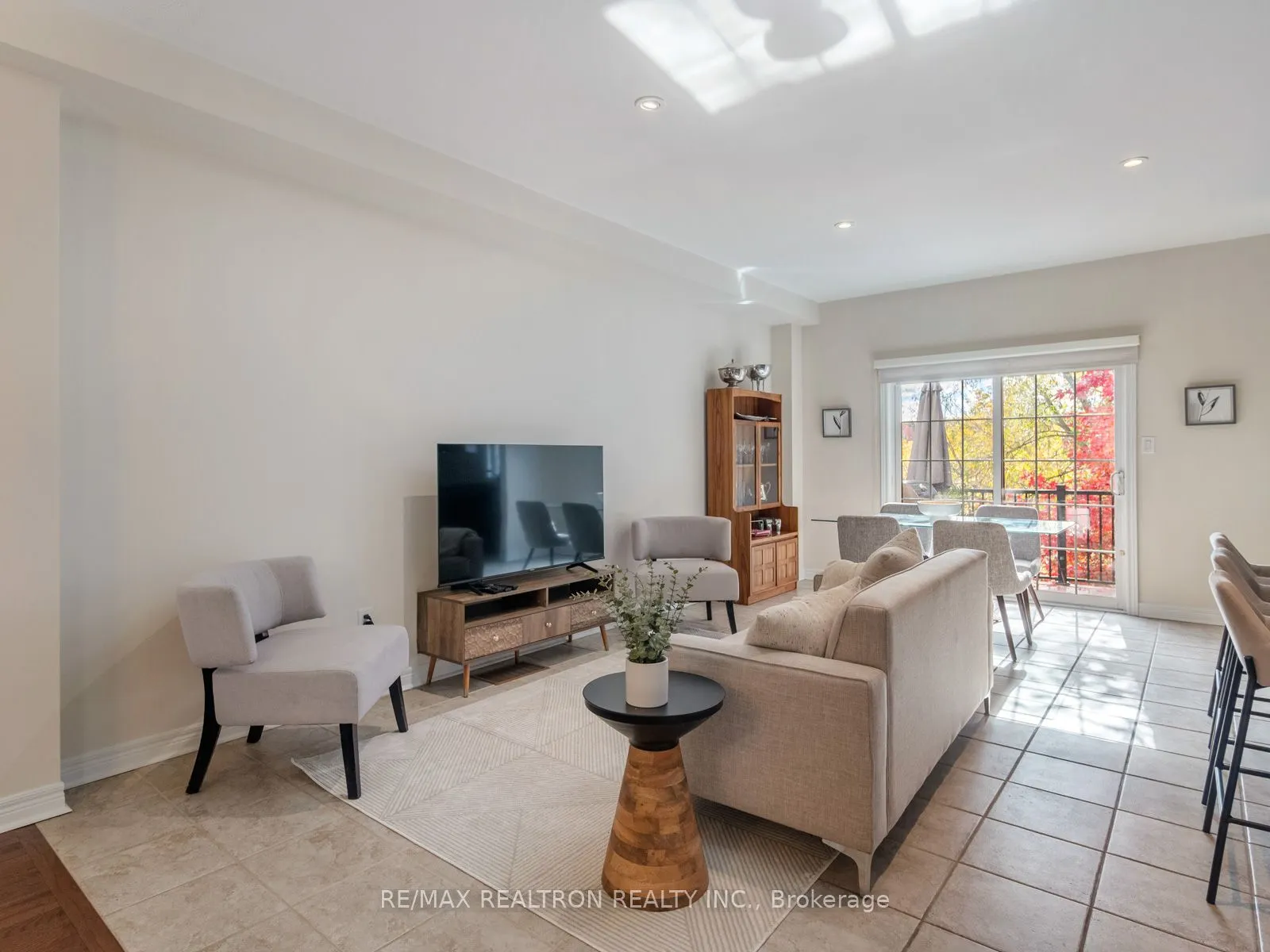 8900 Bathurst Street, #8