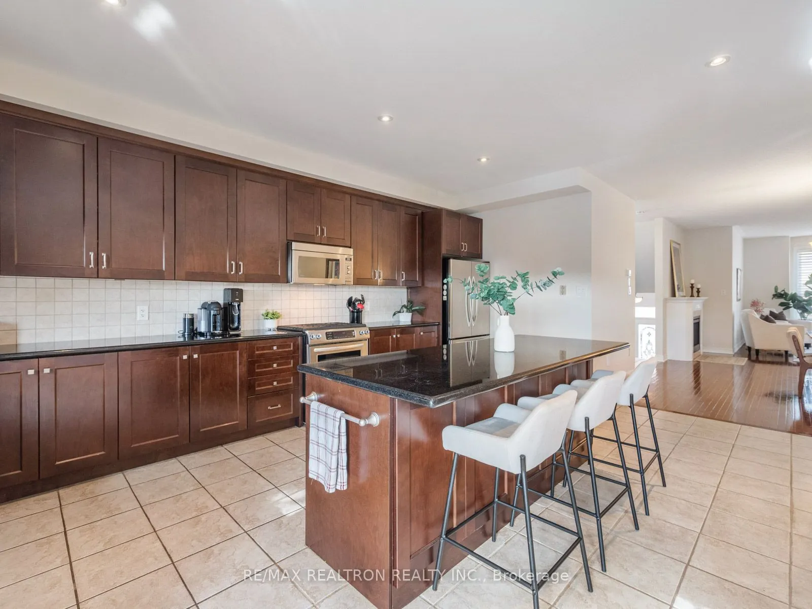 8900 Bathurst Street, #8