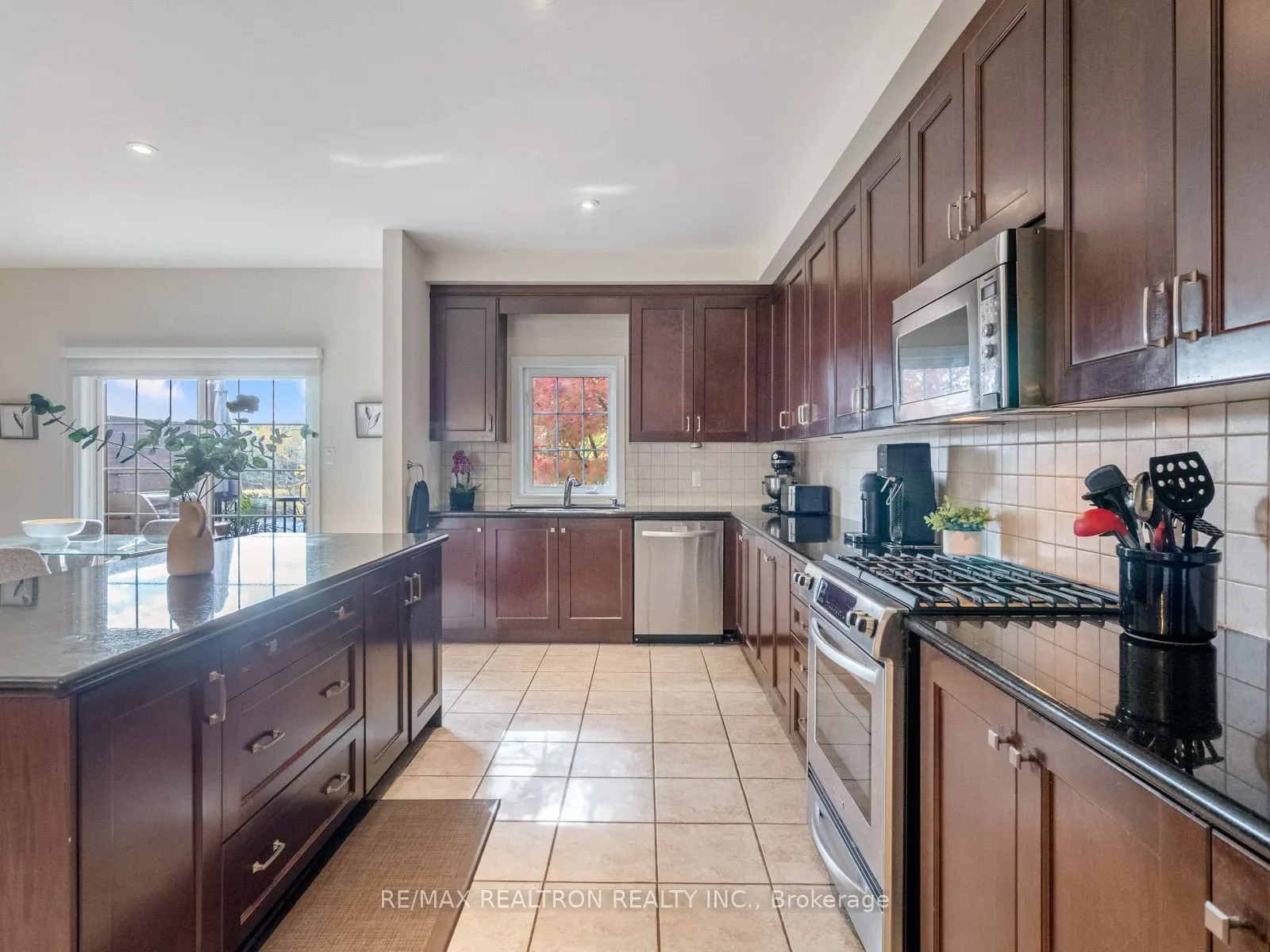8900 Bathurst Street, #8