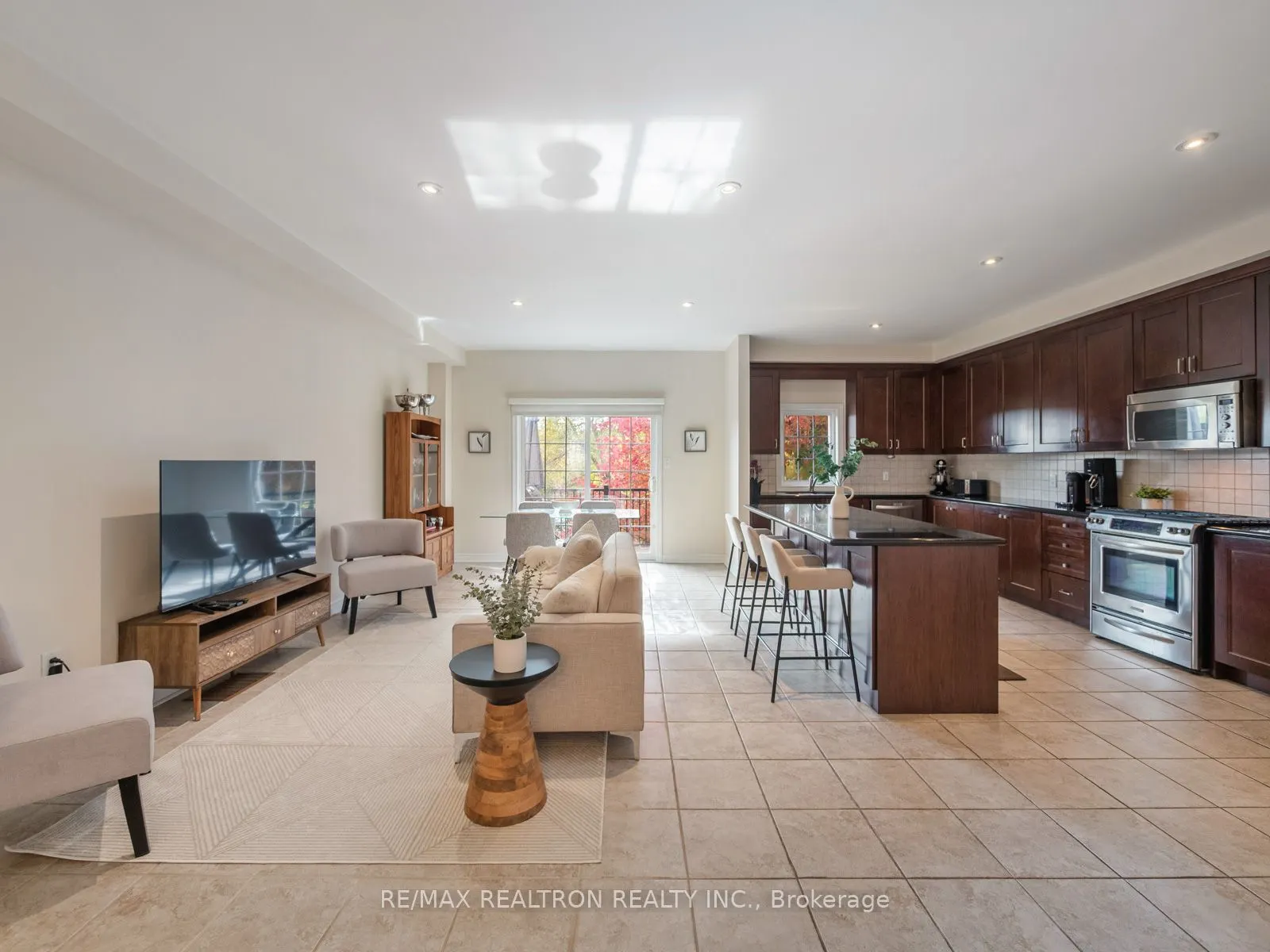 8900 Bathurst Street, #8