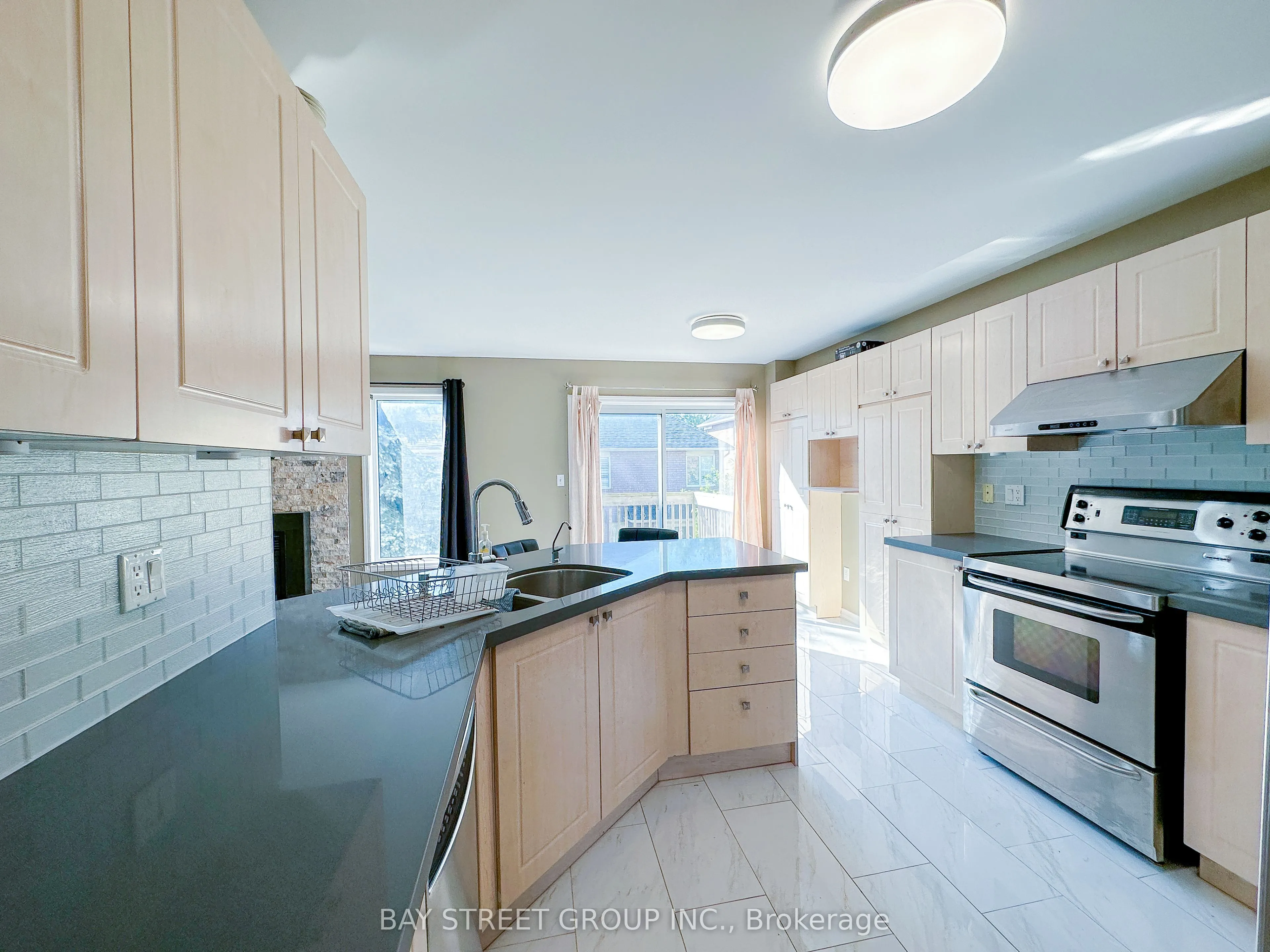 216 Equator Crescent