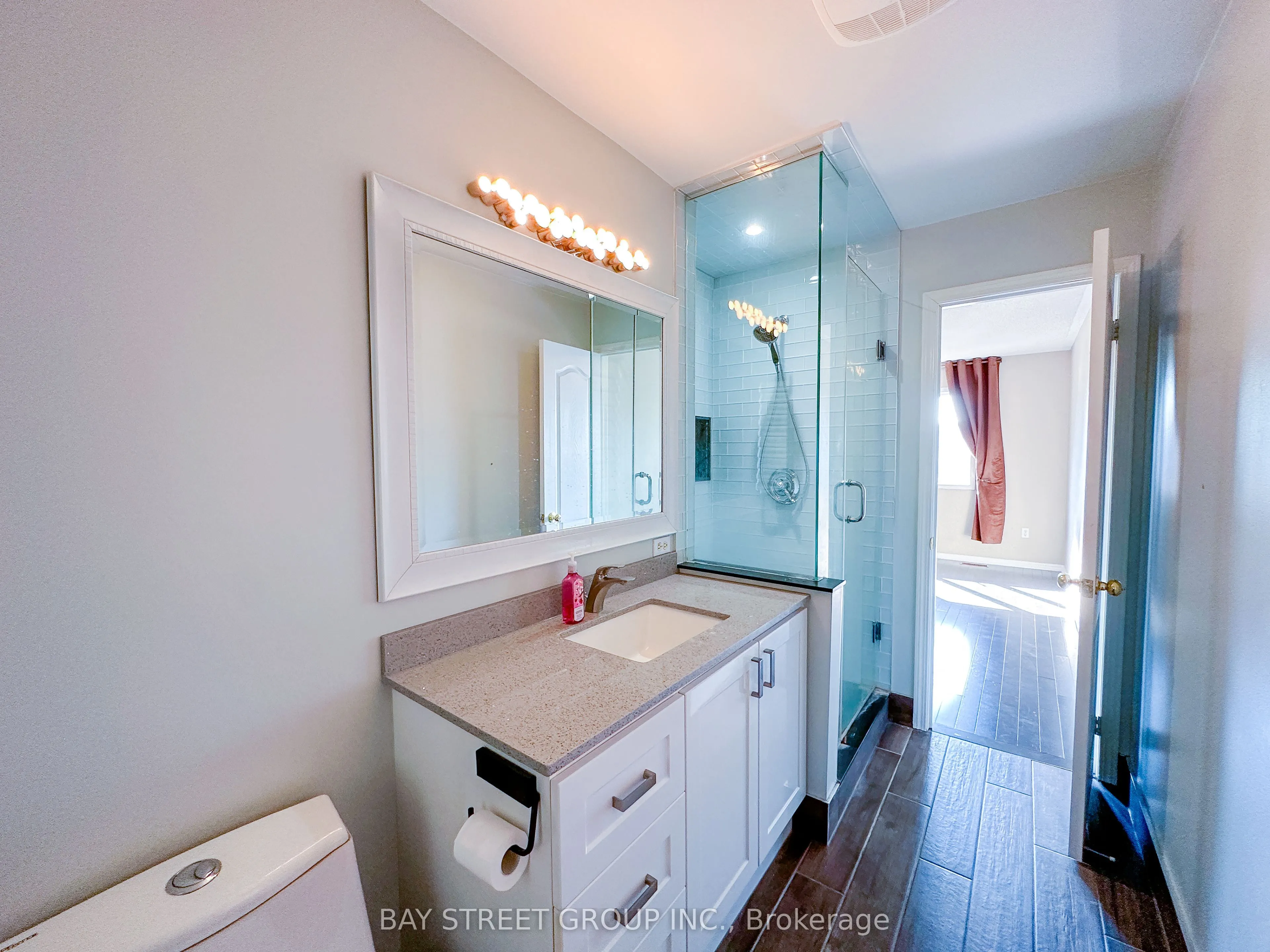 216 Equator Crescent