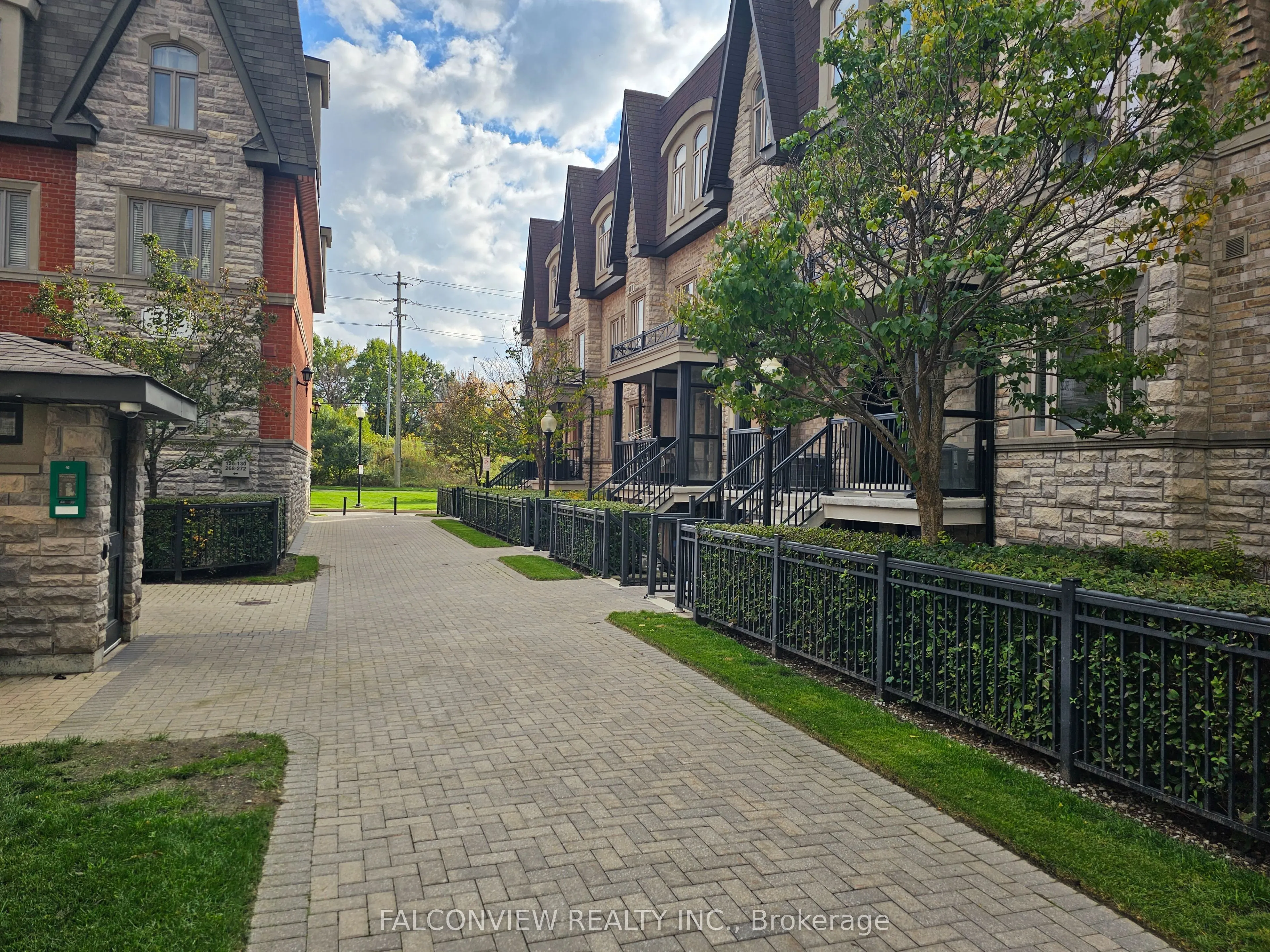 318 John Street, #125