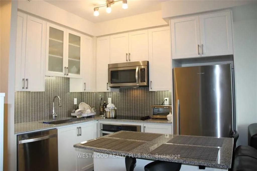 9088 Yonge Street, #1209