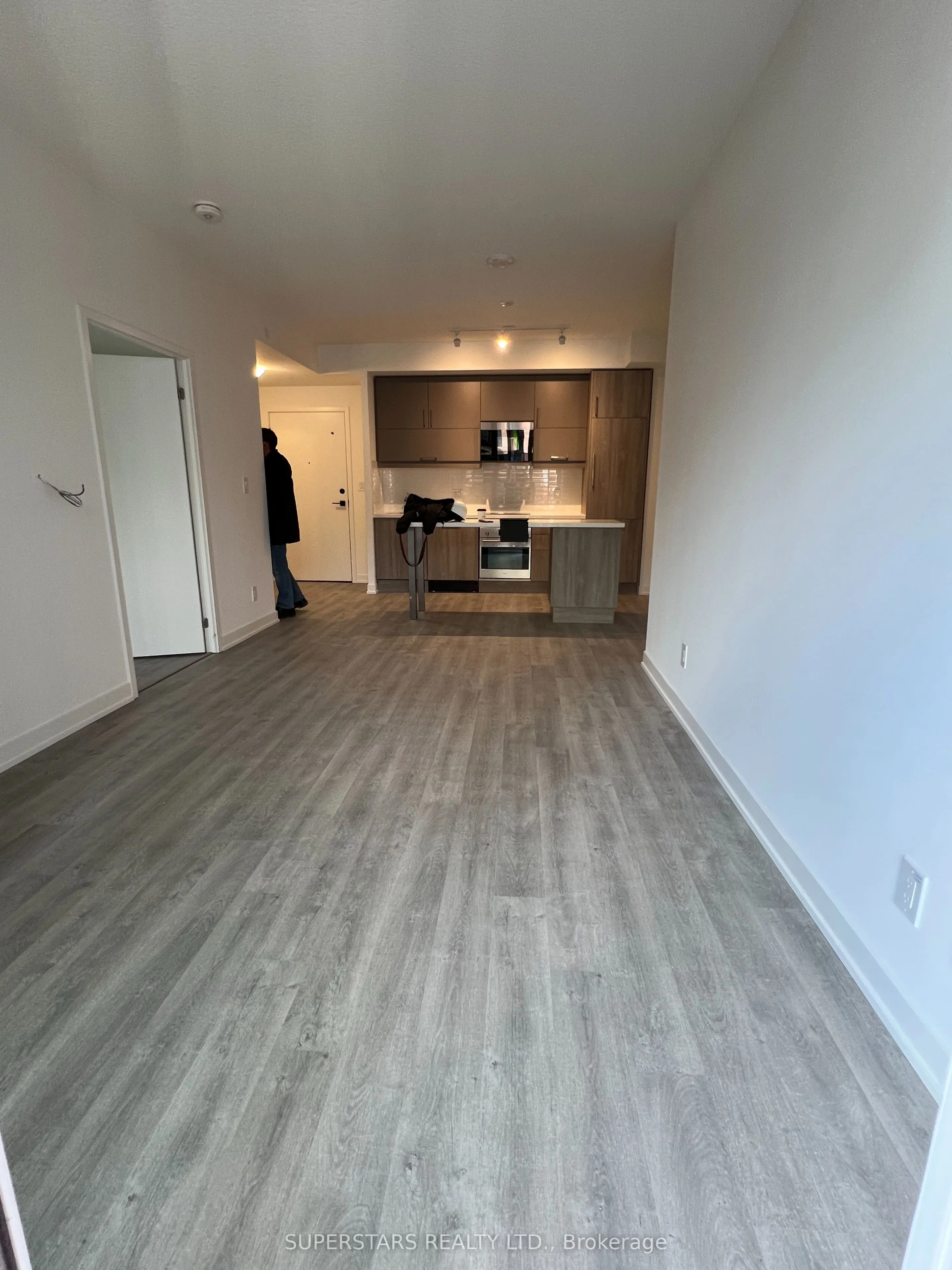 8119 Birchmount Road, #833