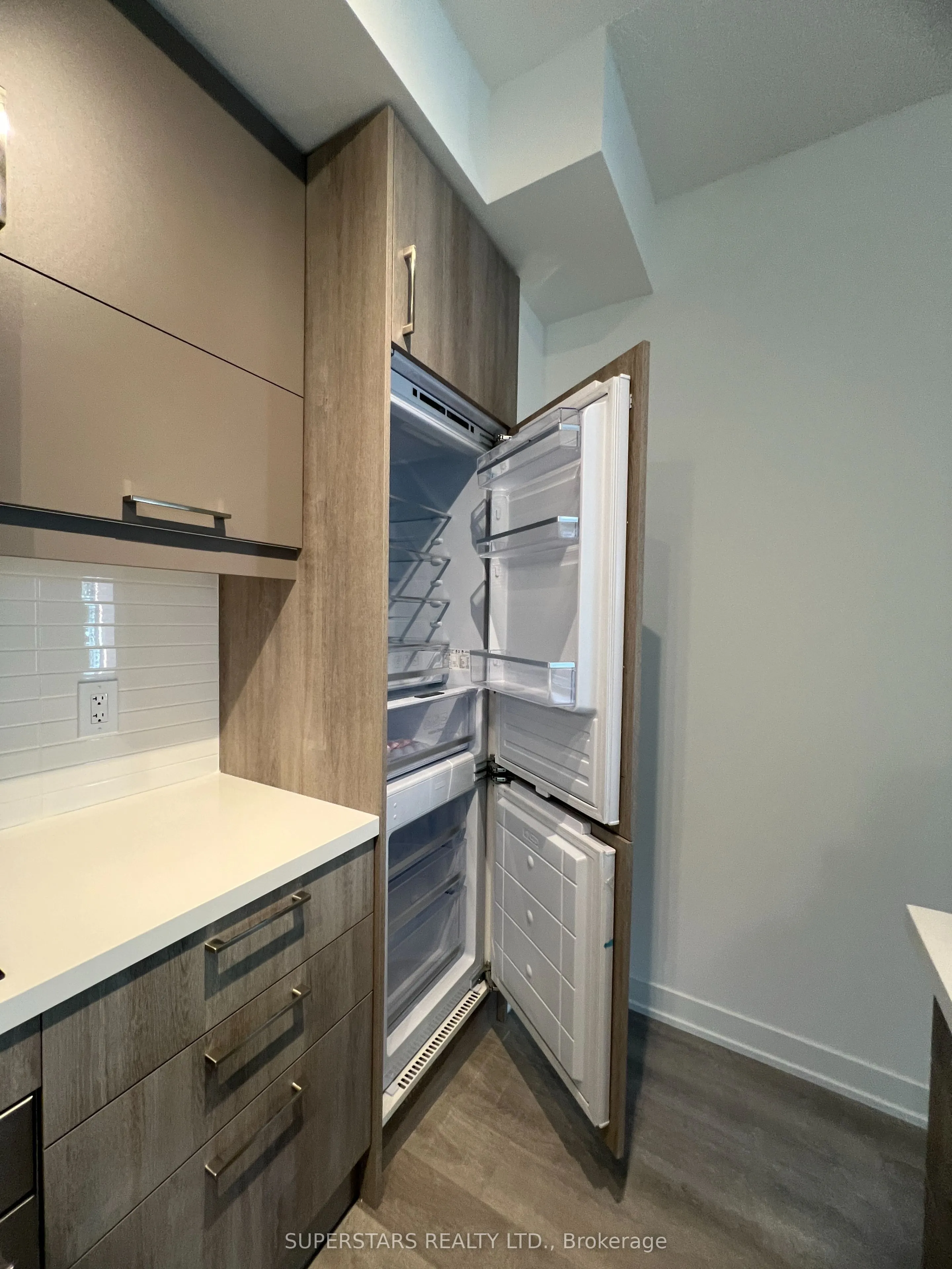 8119 Birchmount Road, #833