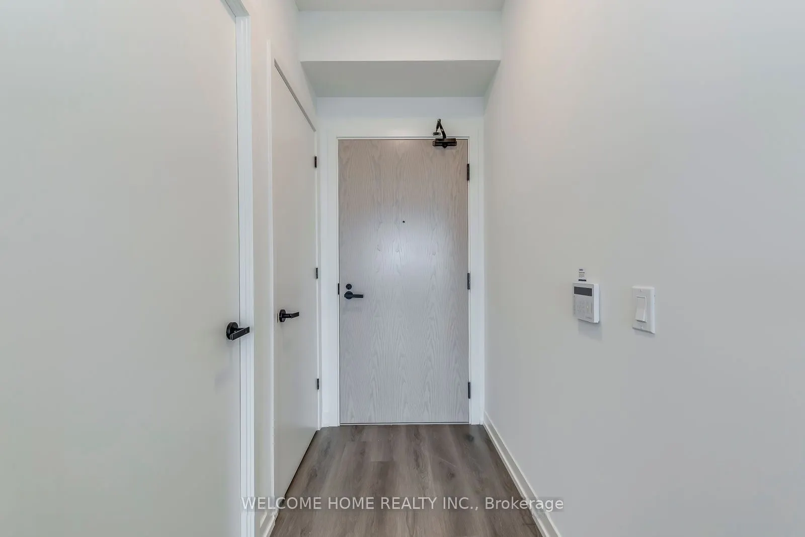 28 Interchange Way, #2706