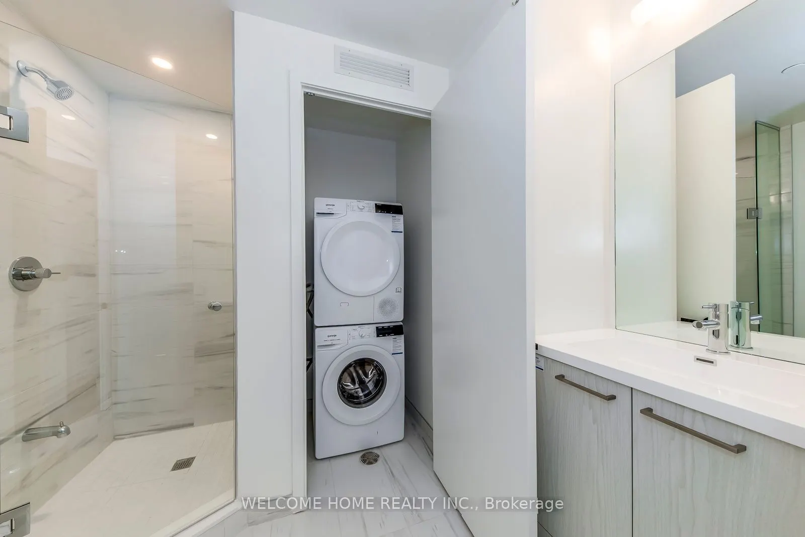 28 Interchange Way, #2706