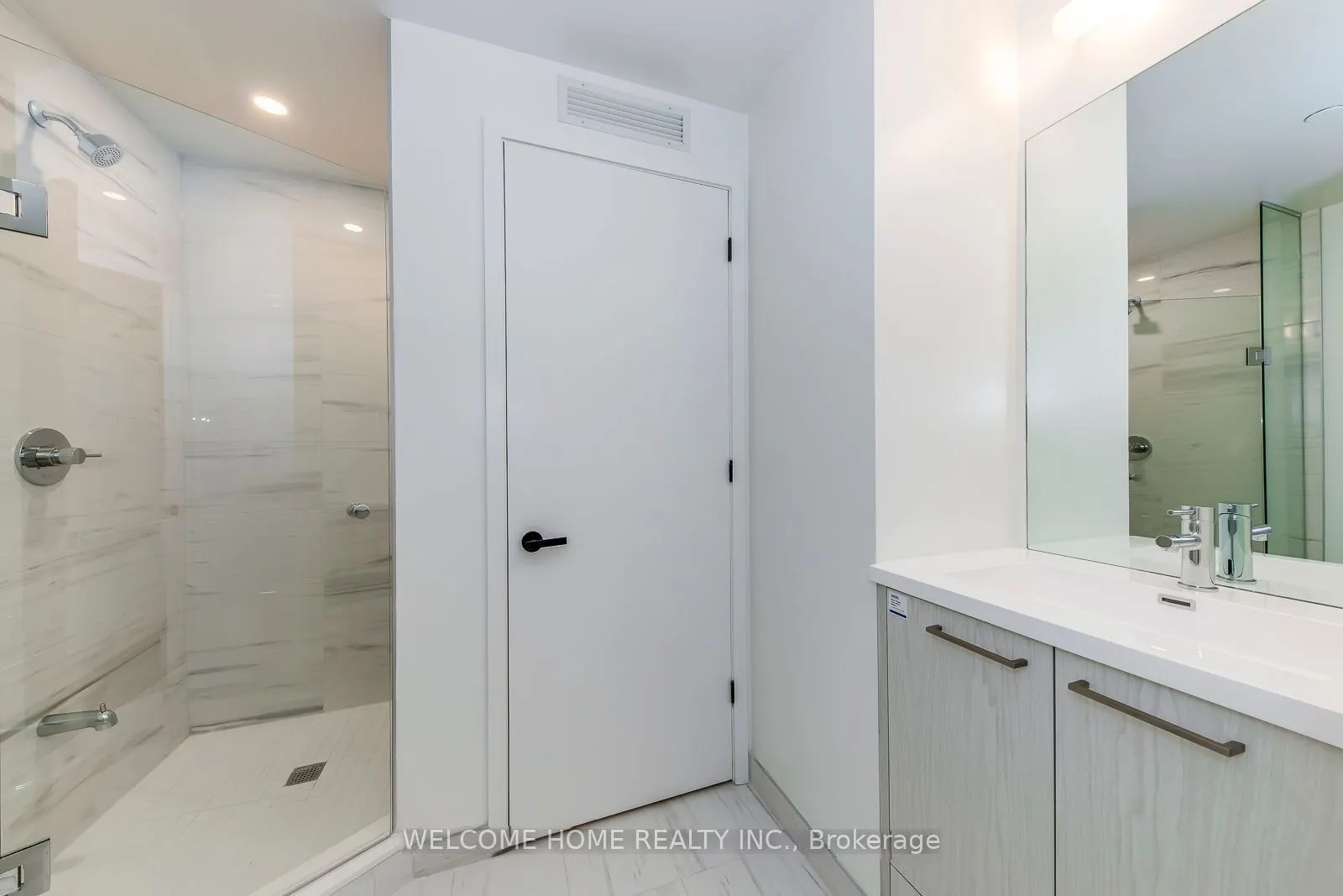 28 Interchange Way, #2706