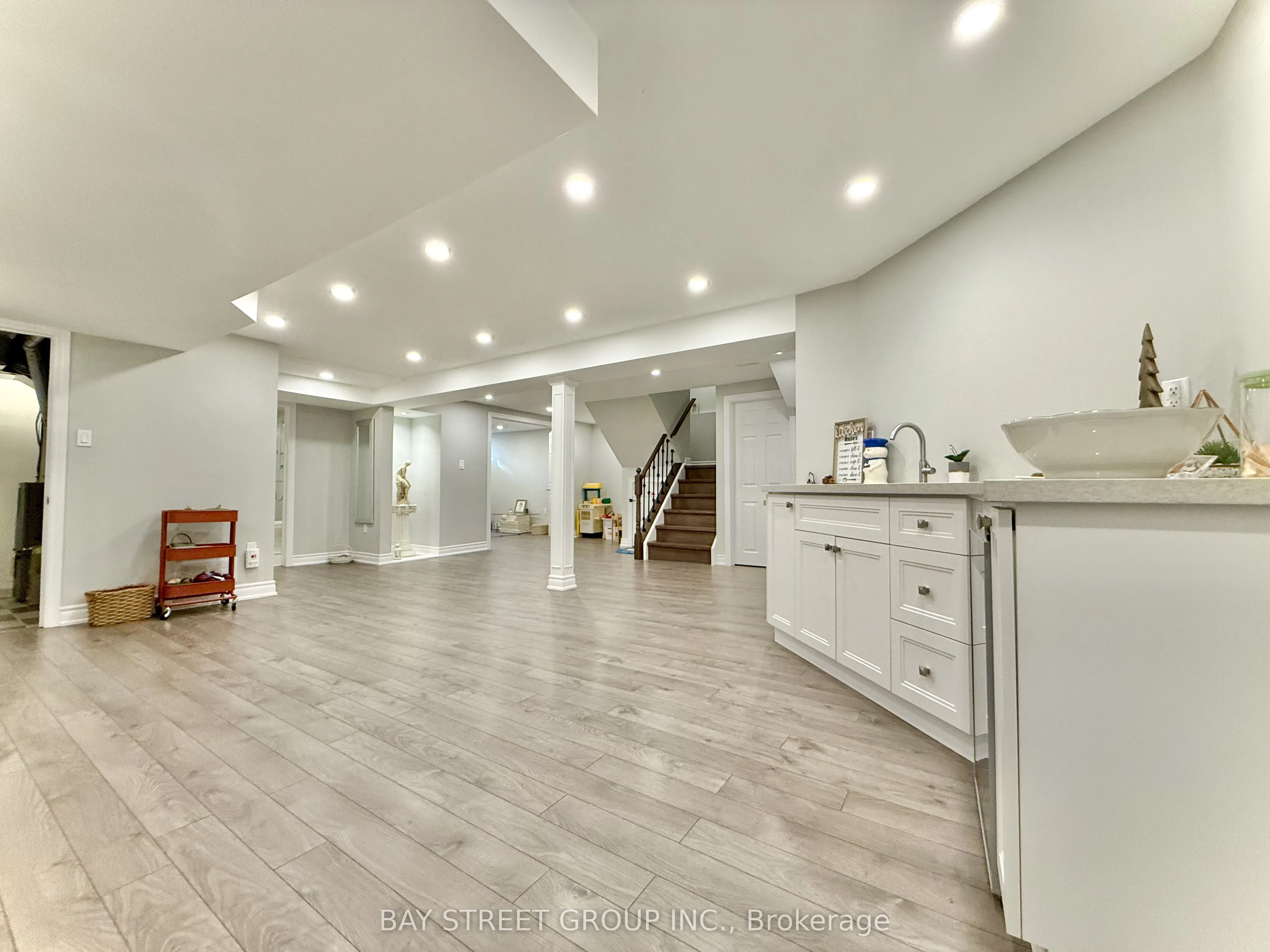 65 Rosedale Heights Drive
