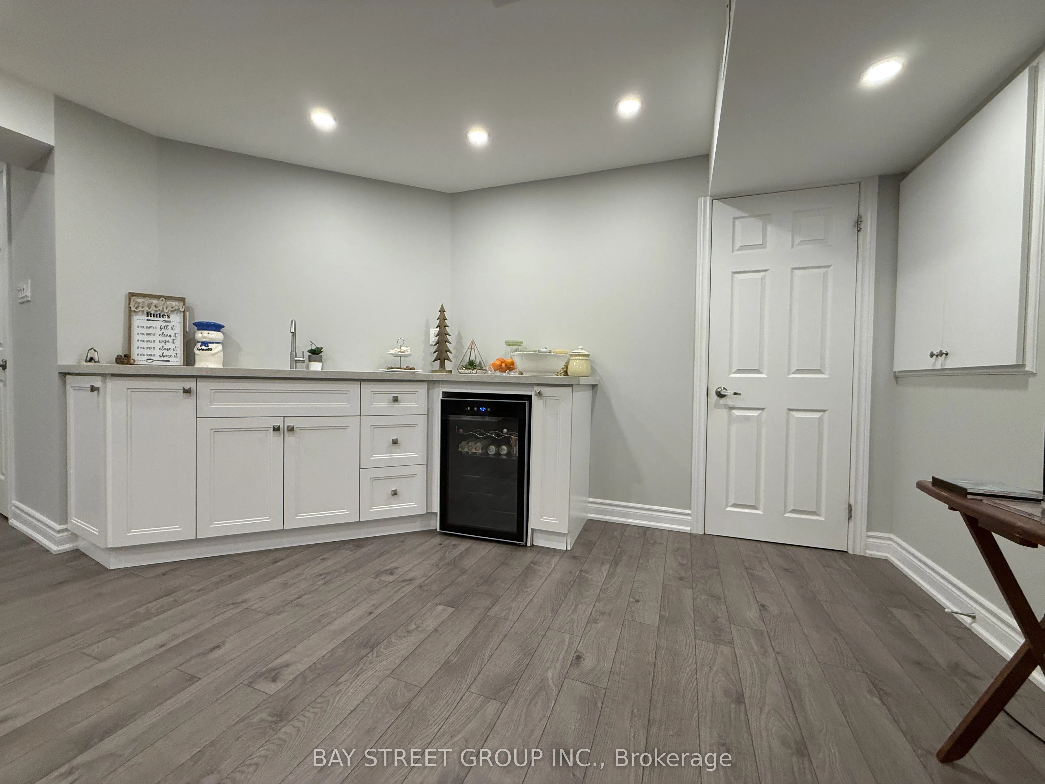 65 Rosedale Heights Drive