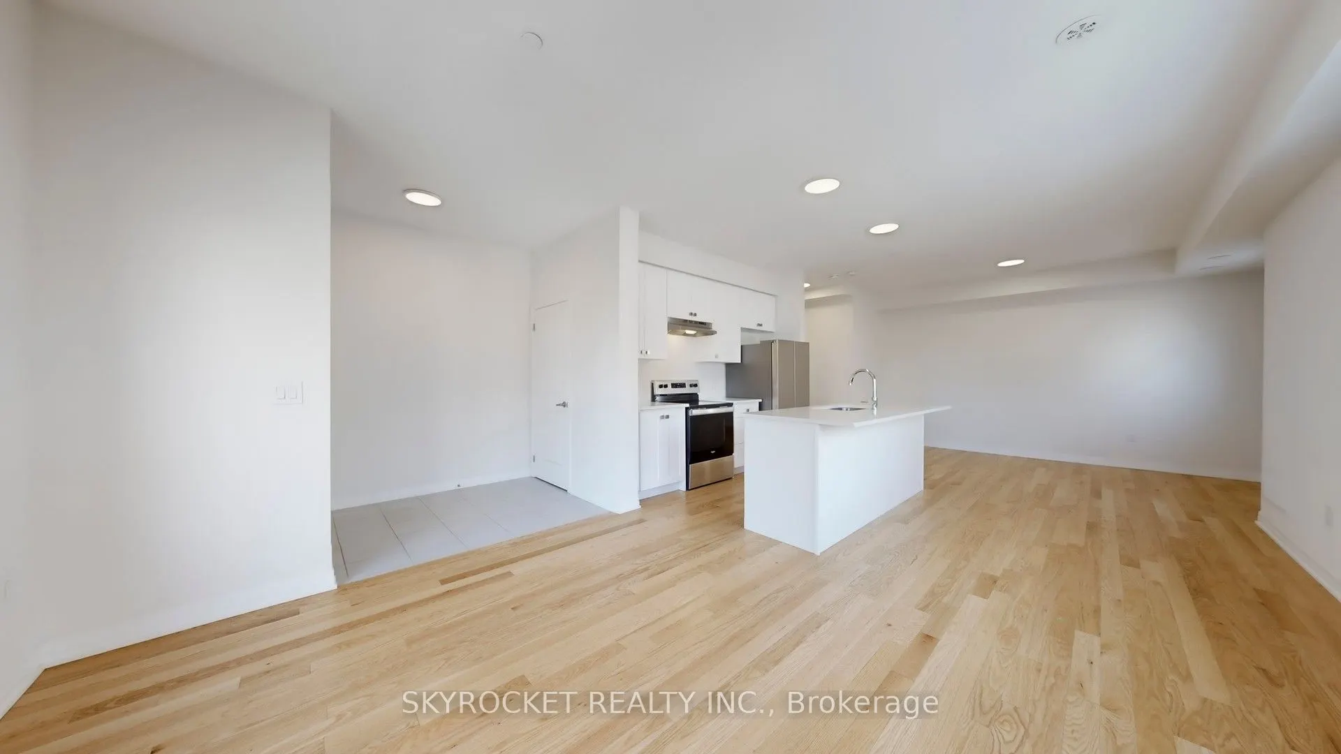 40 Baynes Way, #8