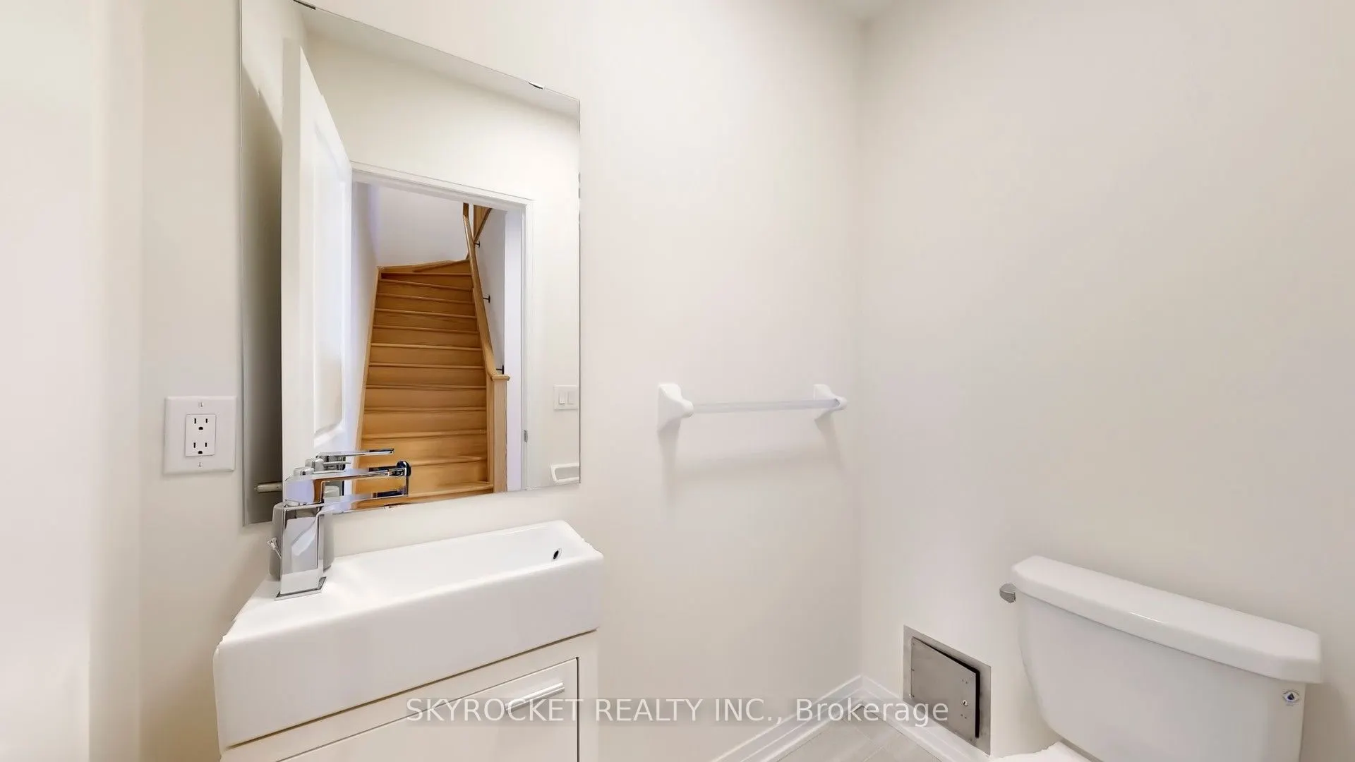 40 Baynes Way, #8