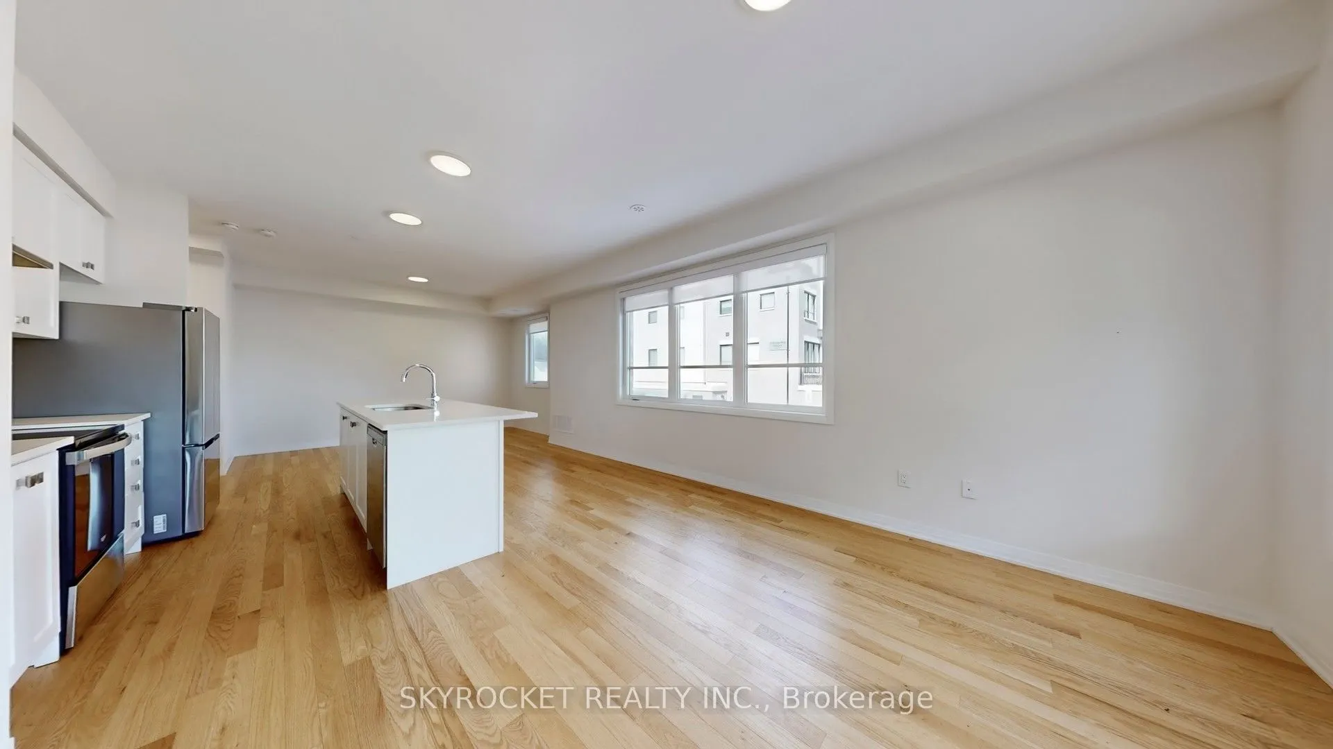 40 Baynes Way, #8
