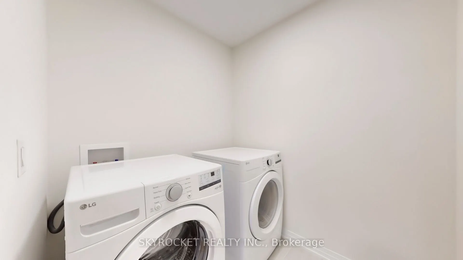 40 Baynes Way, #8