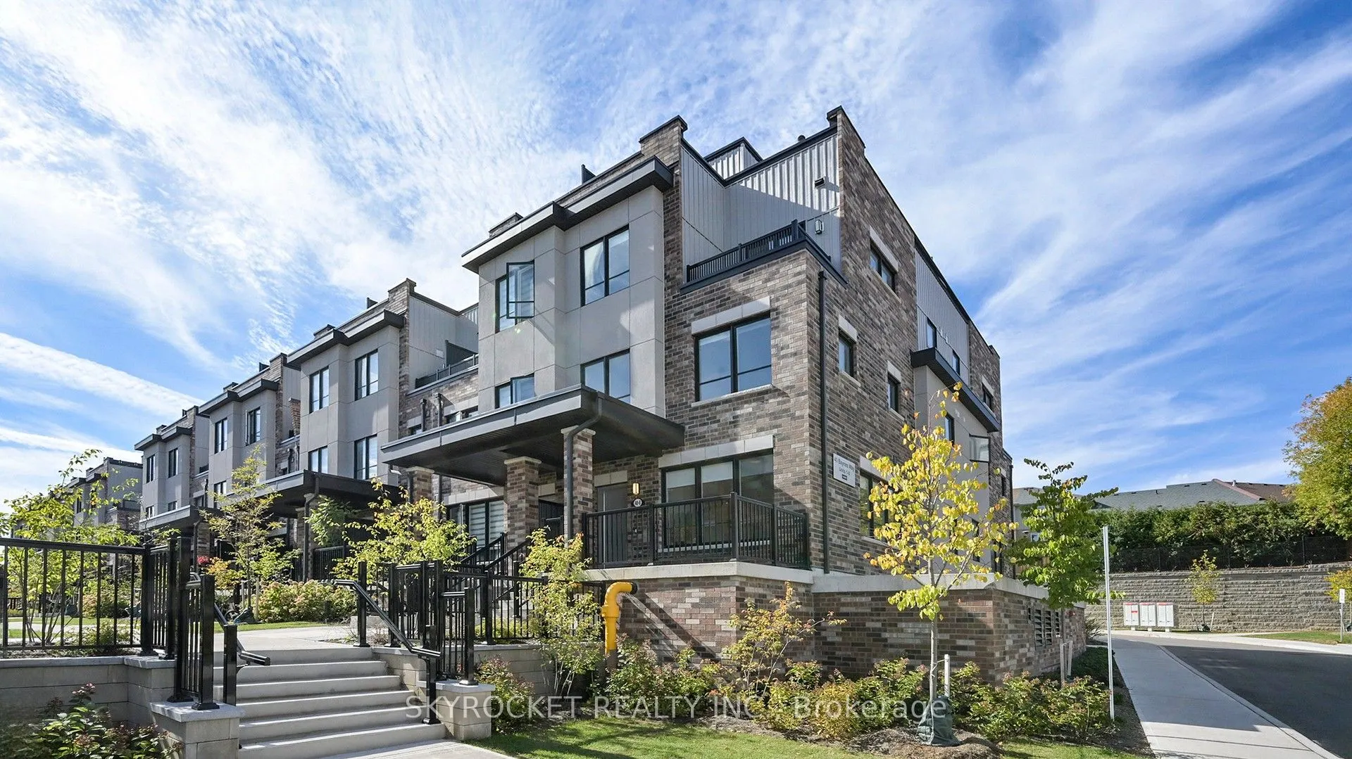 40 Baynes Way, #8