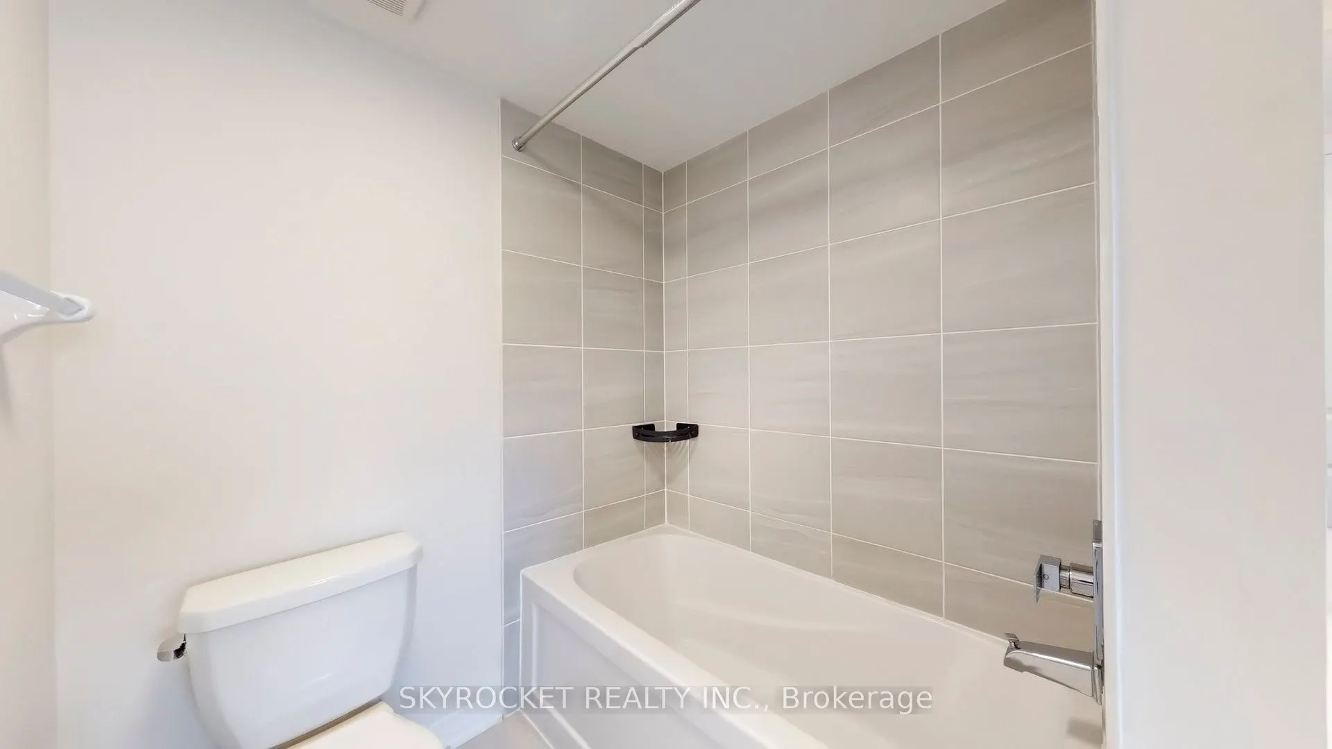 40 Baynes Way, #8