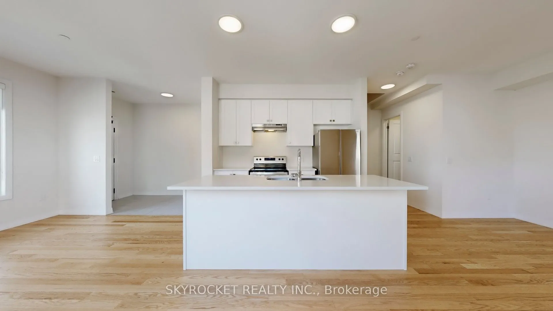 40 Baynes Way, #8