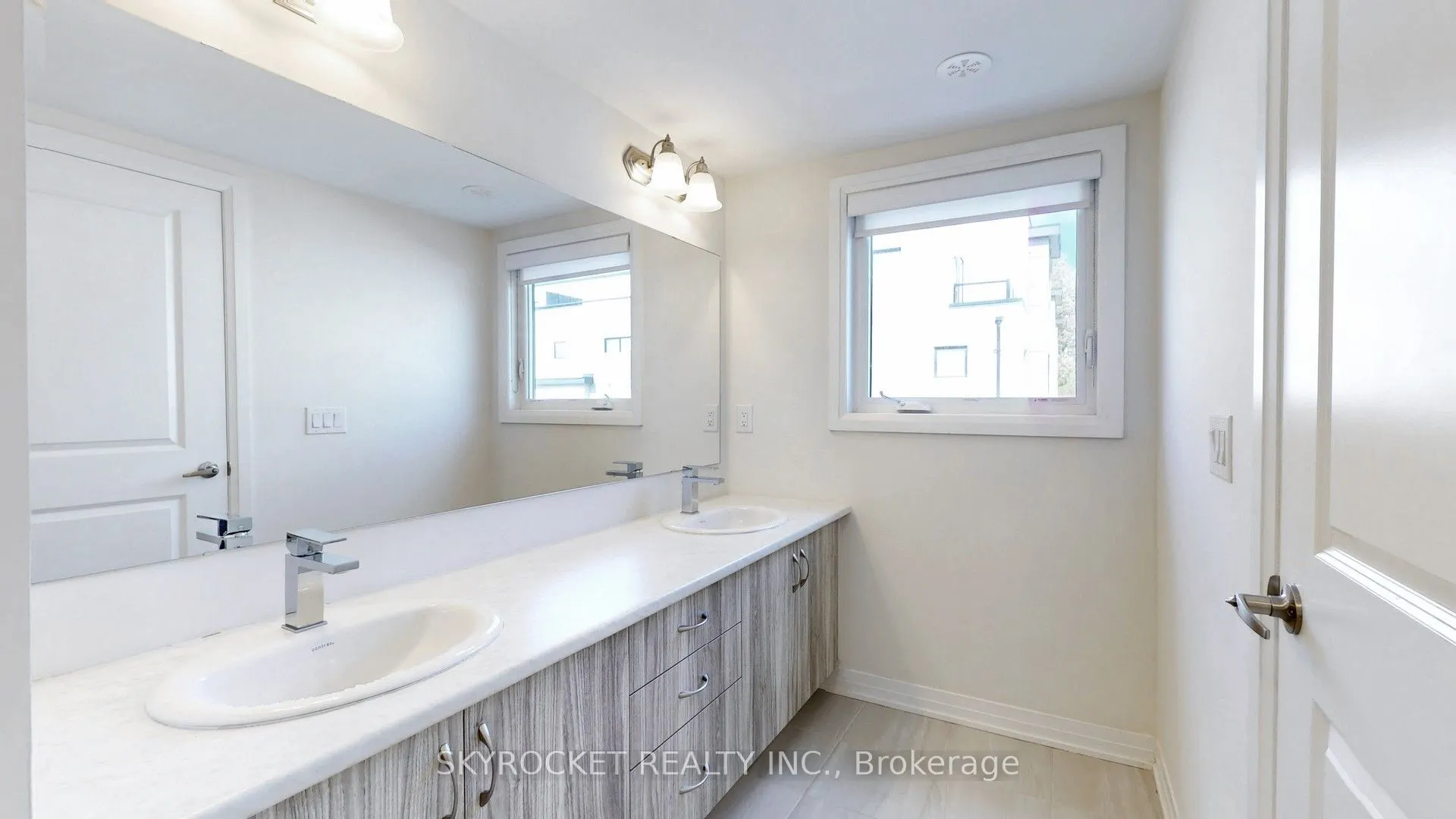 40 Baynes Way, #8