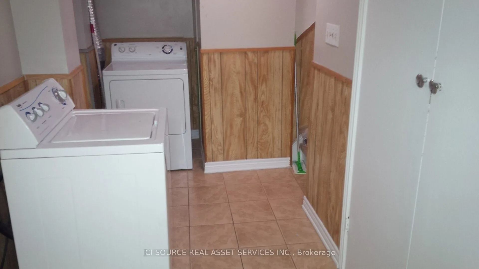 206 York Hill Boulevard, #Basement