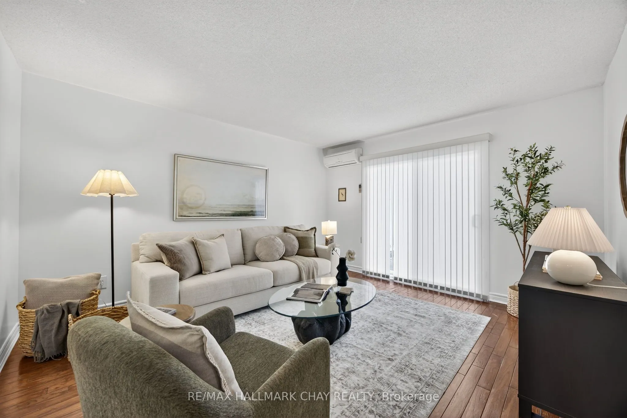 77 Mill Street E, #40