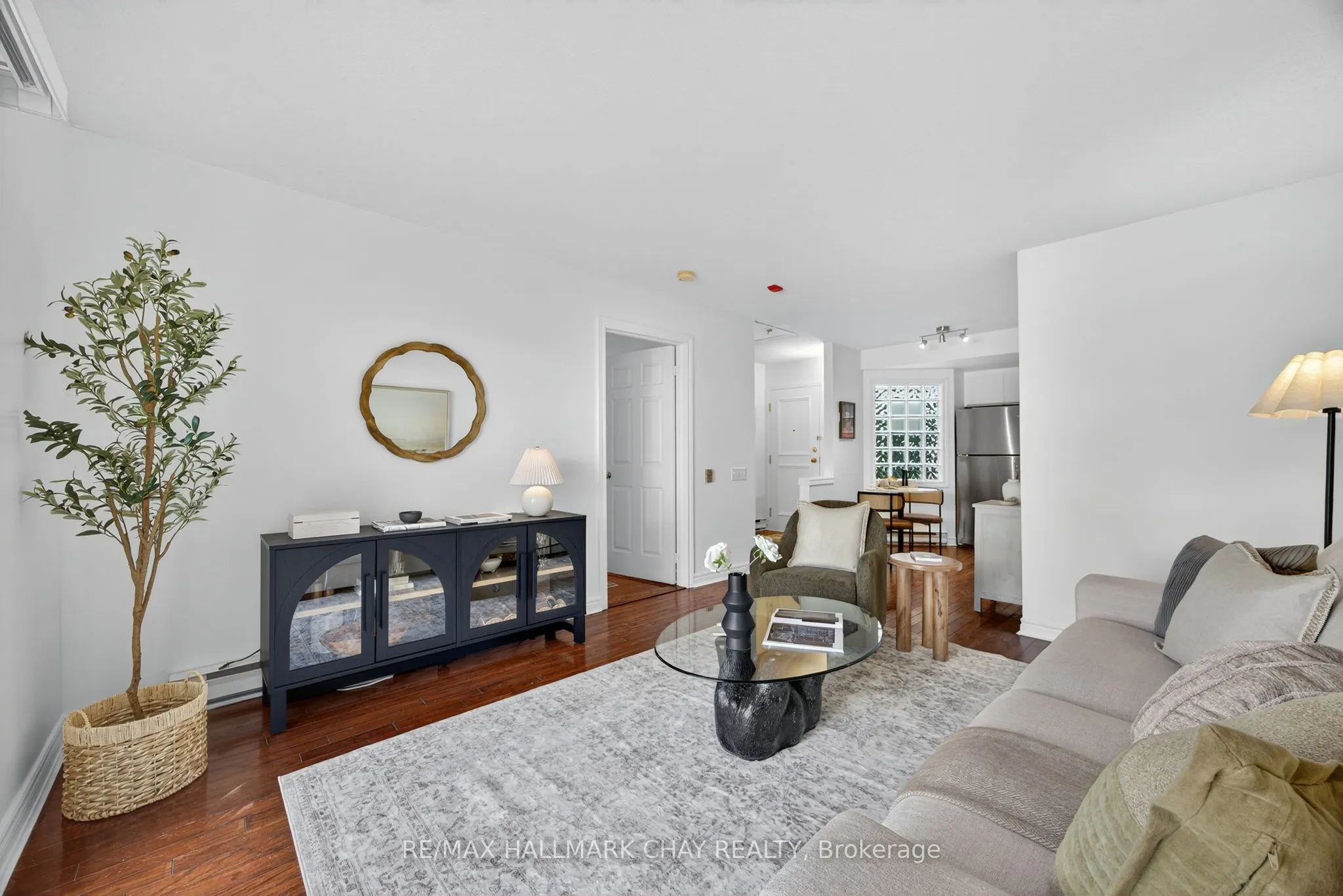 77 Mill Street E, #40