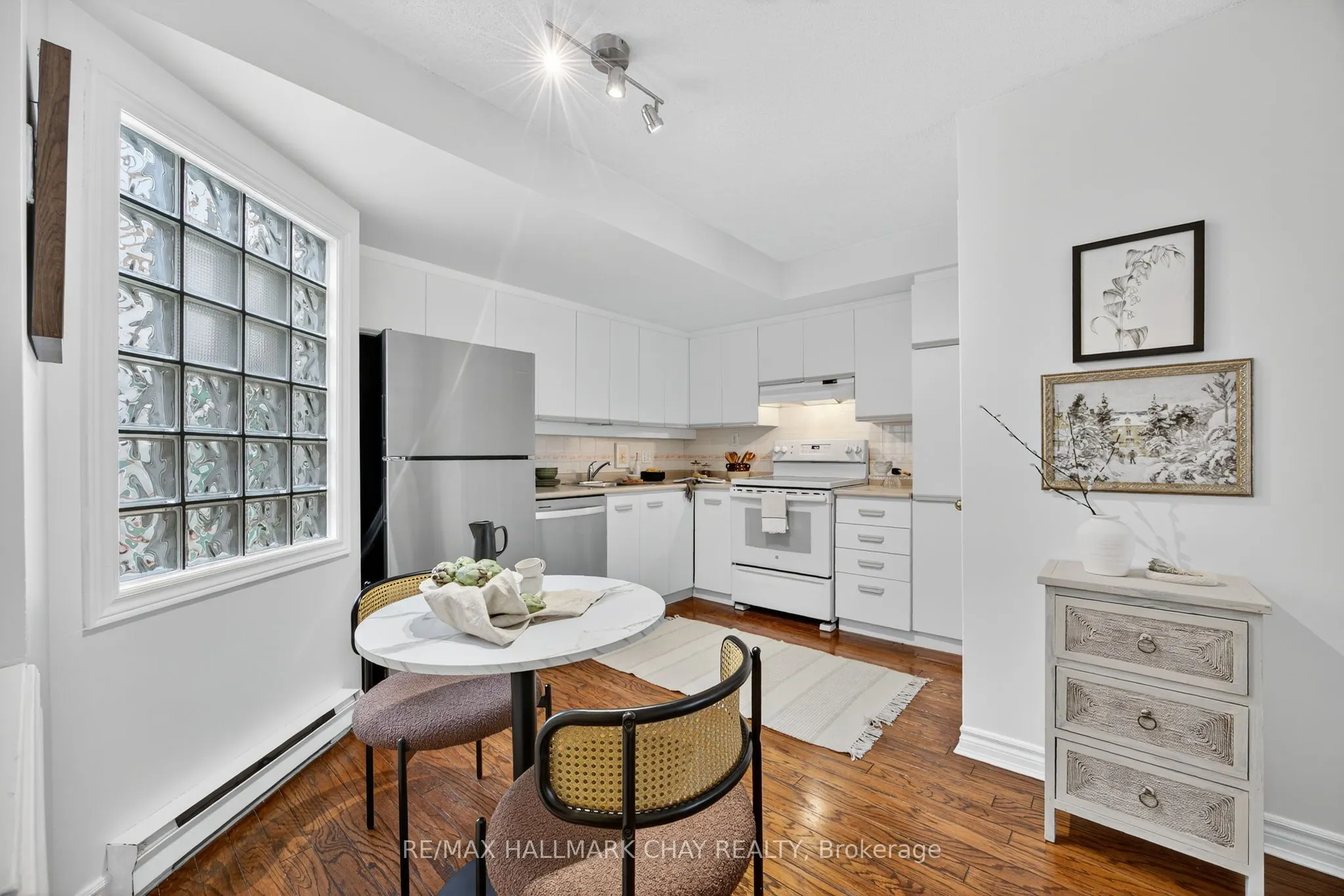 77 Mill Street E, #40