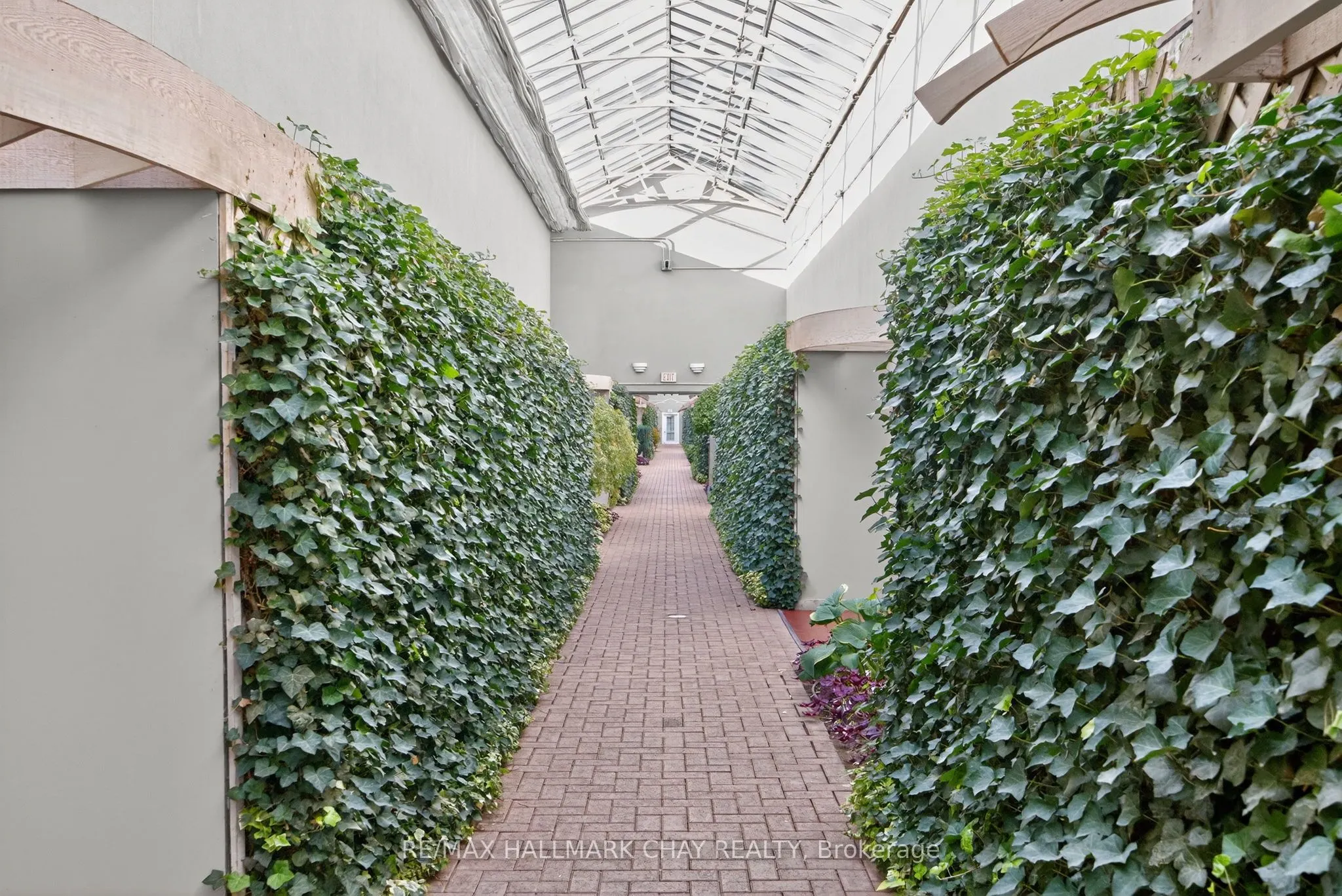 77 Mill Street E, #40