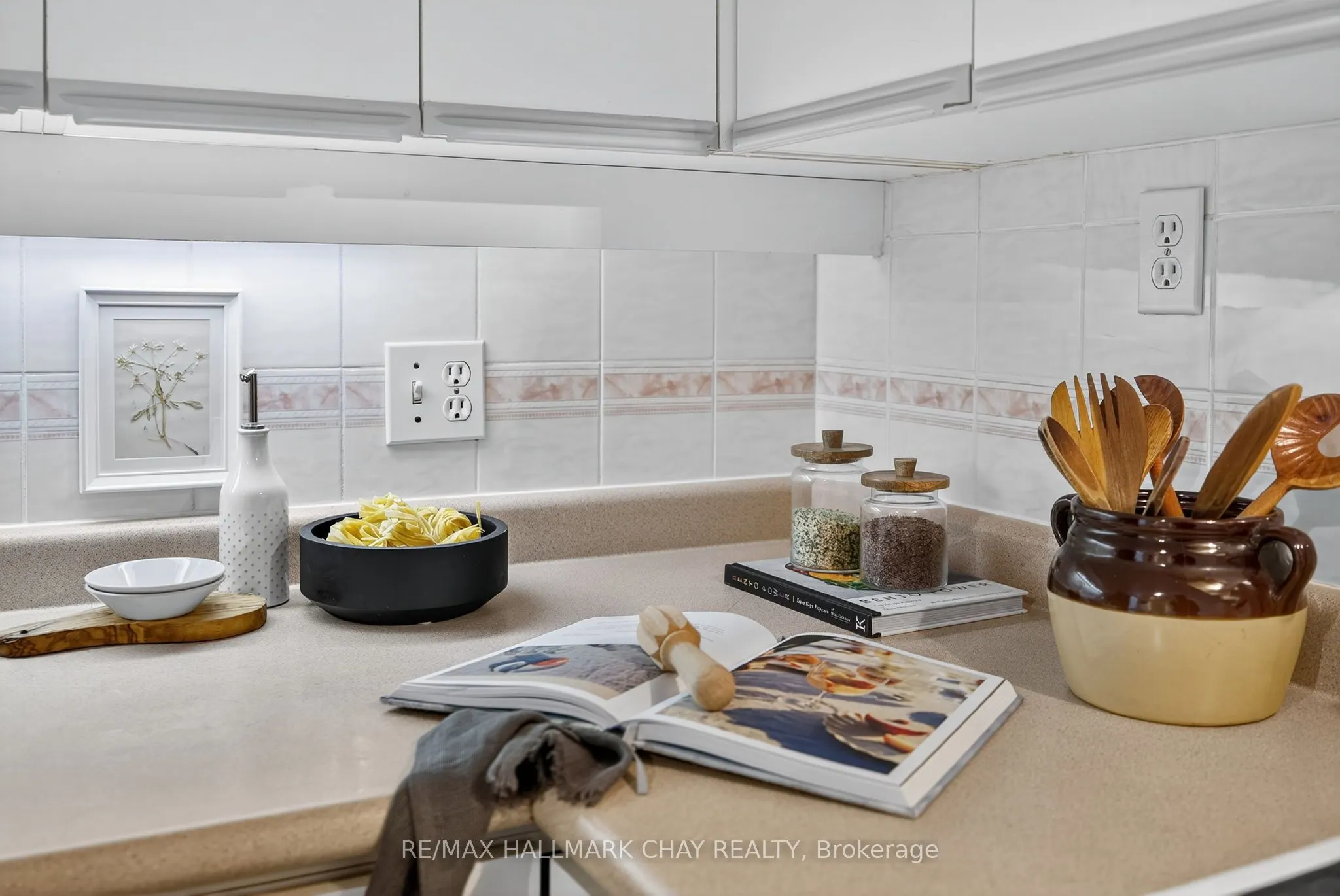 77 Mill Street E, #40