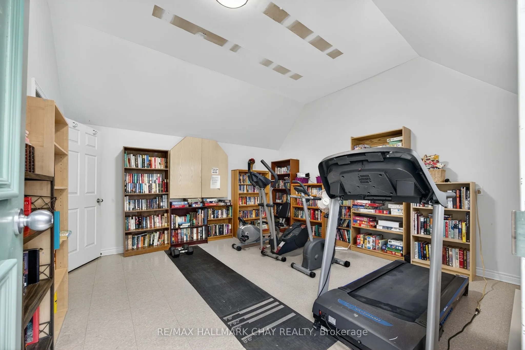 77 Mill Street E, #40