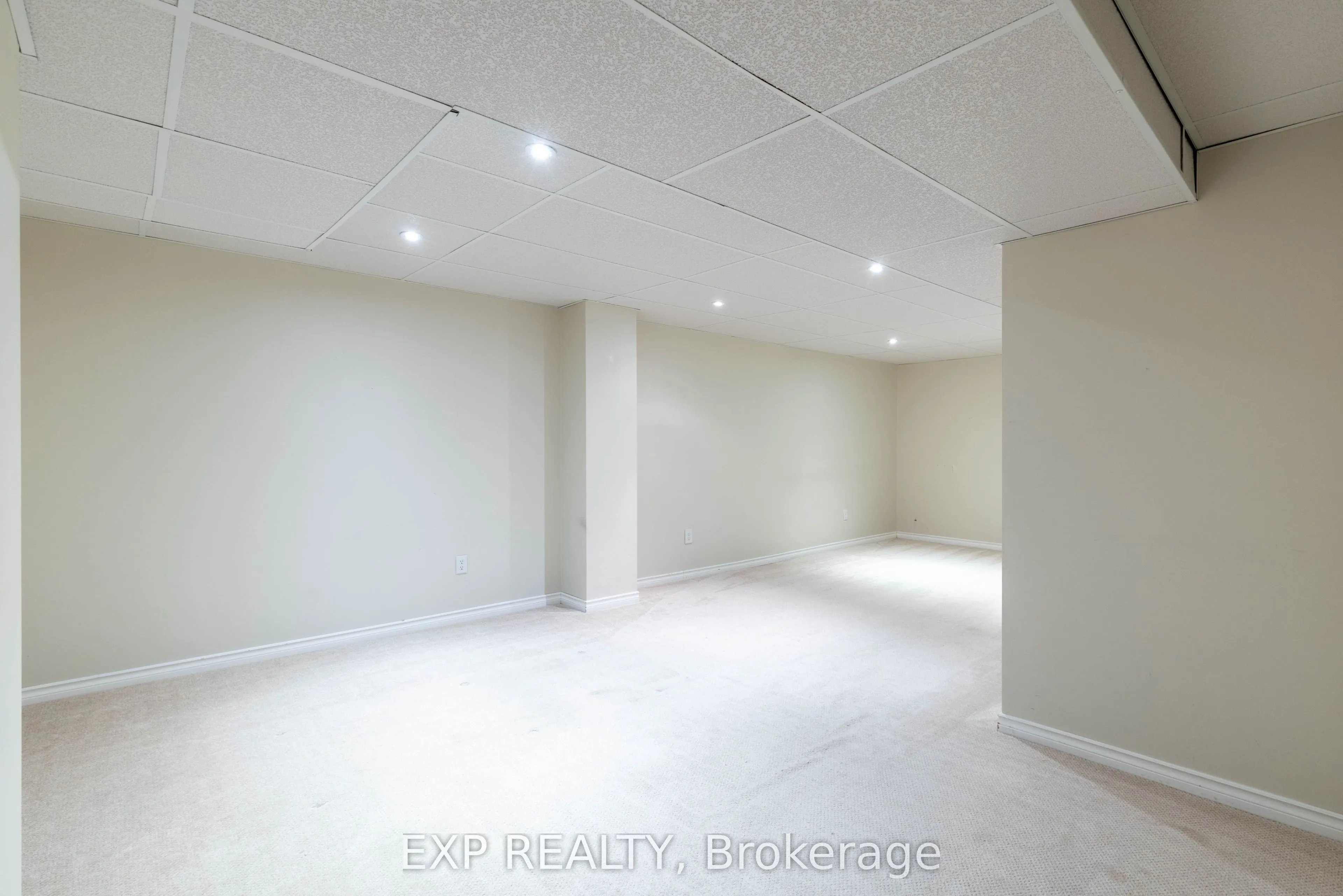 537 Heddle Crescent