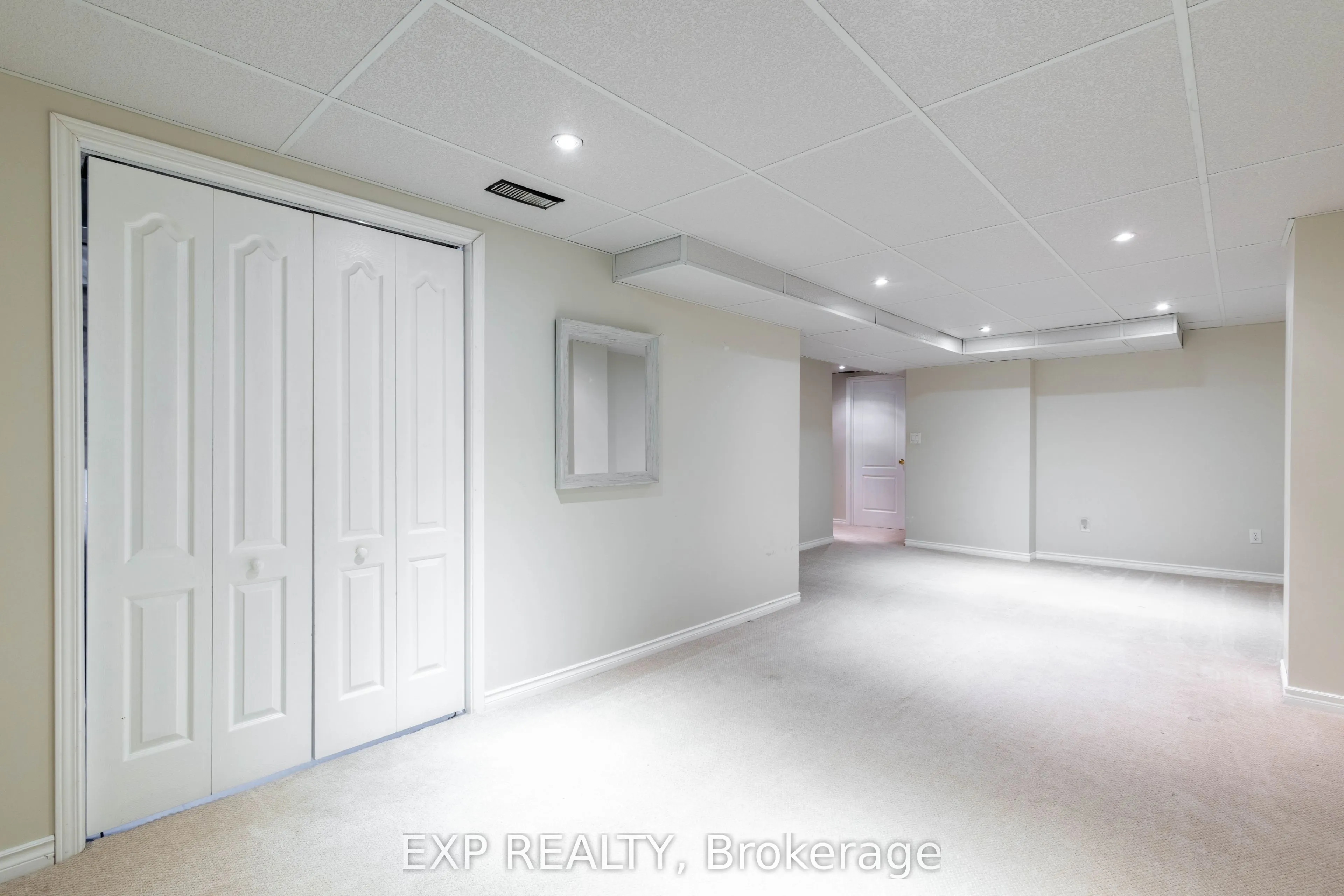 537 Heddle Crescent
