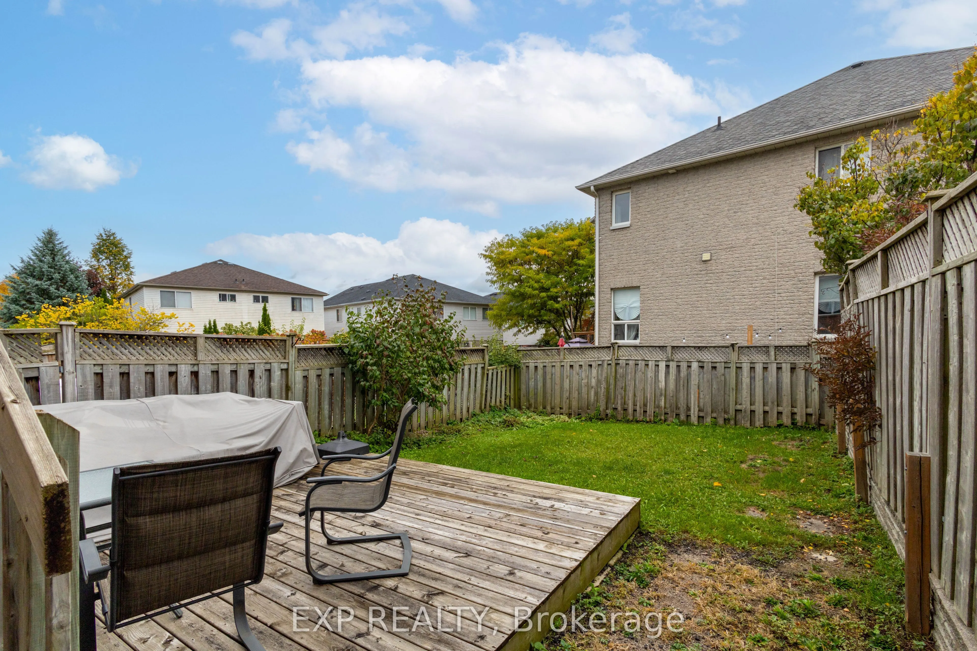 537 Heddle Crescent