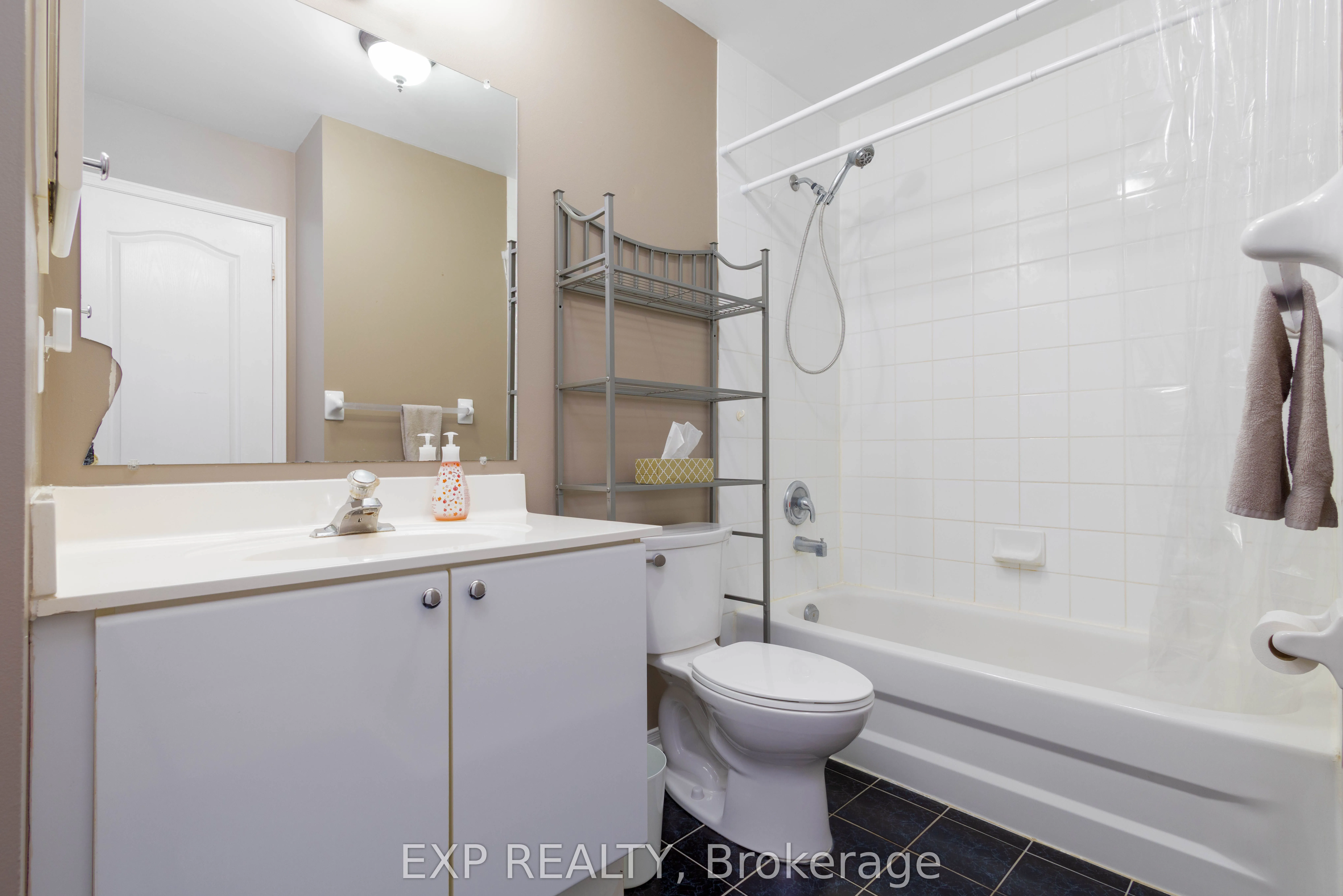 537 Heddle Crescent