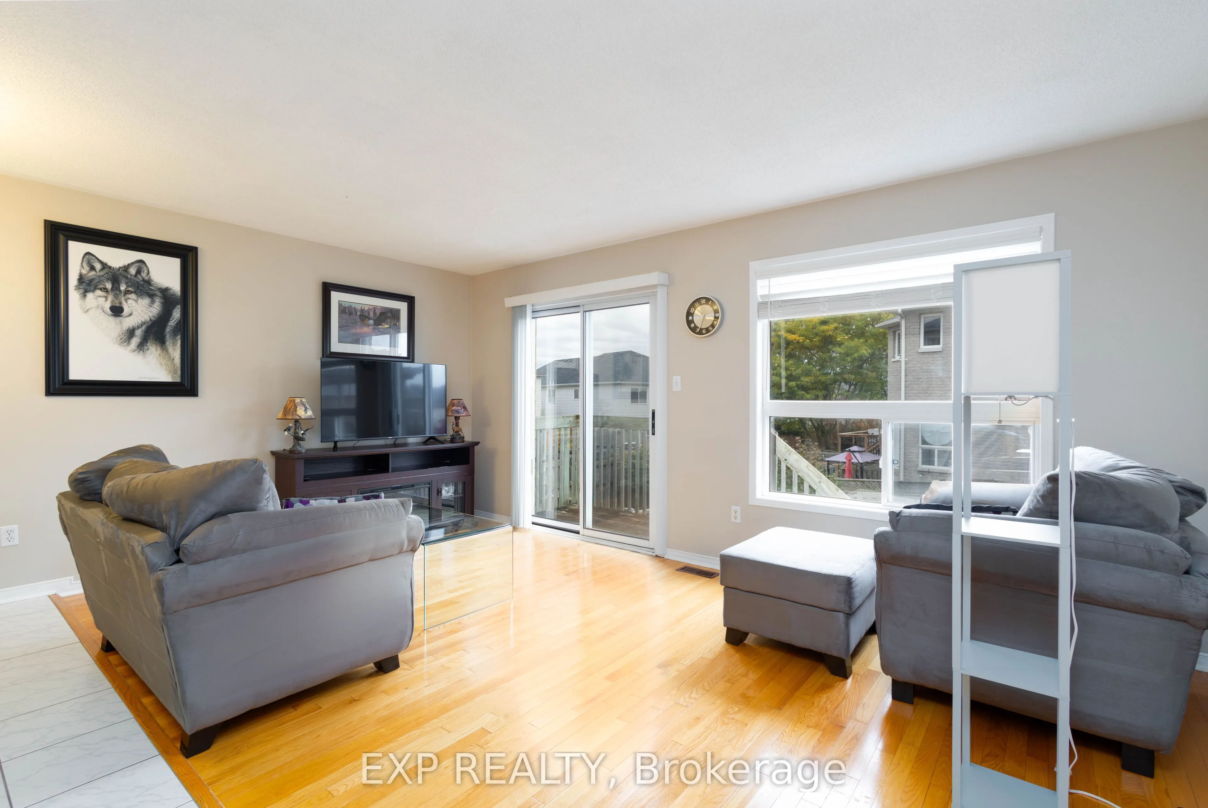 537 Heddle Crescent