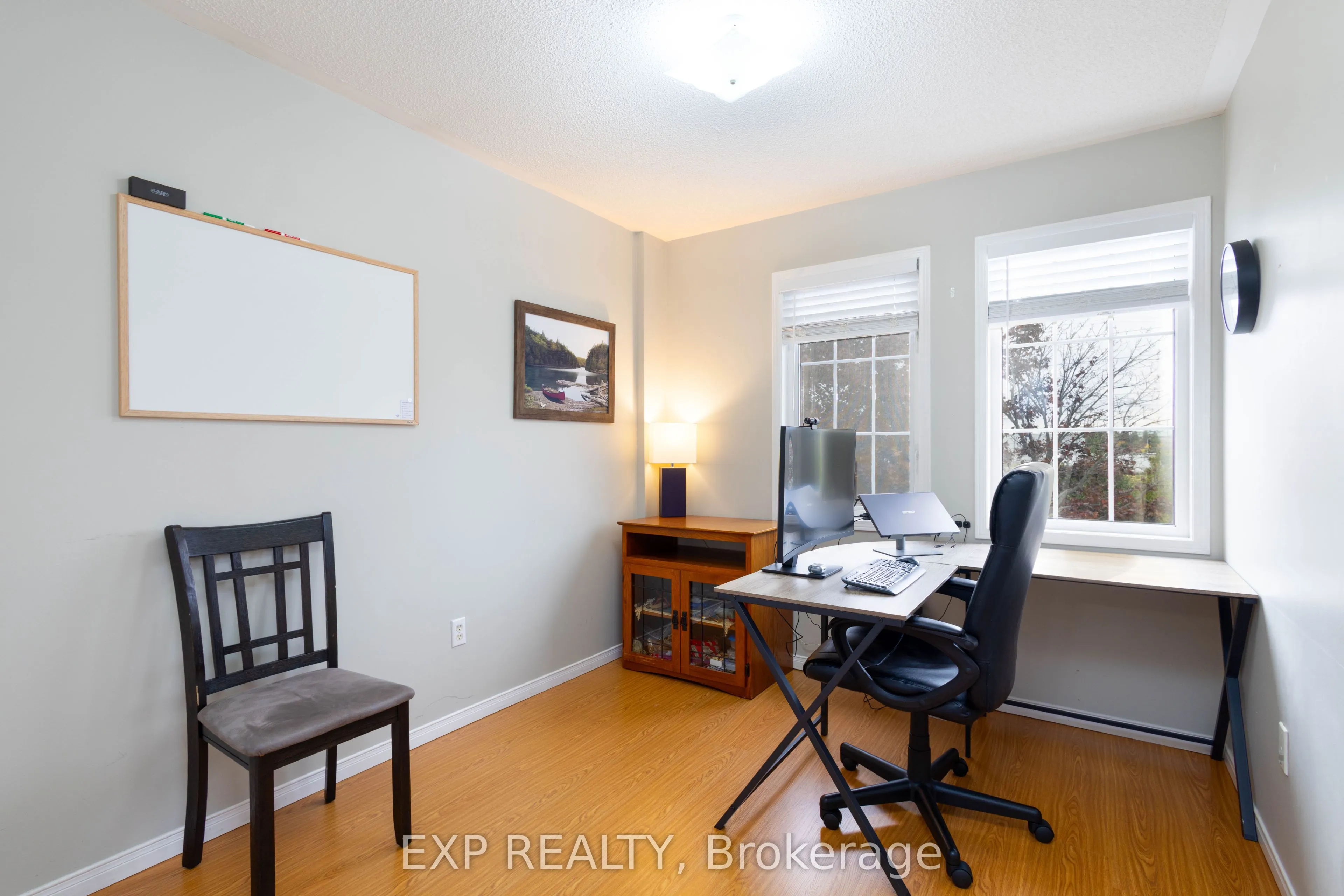 537 Heddle Crescent