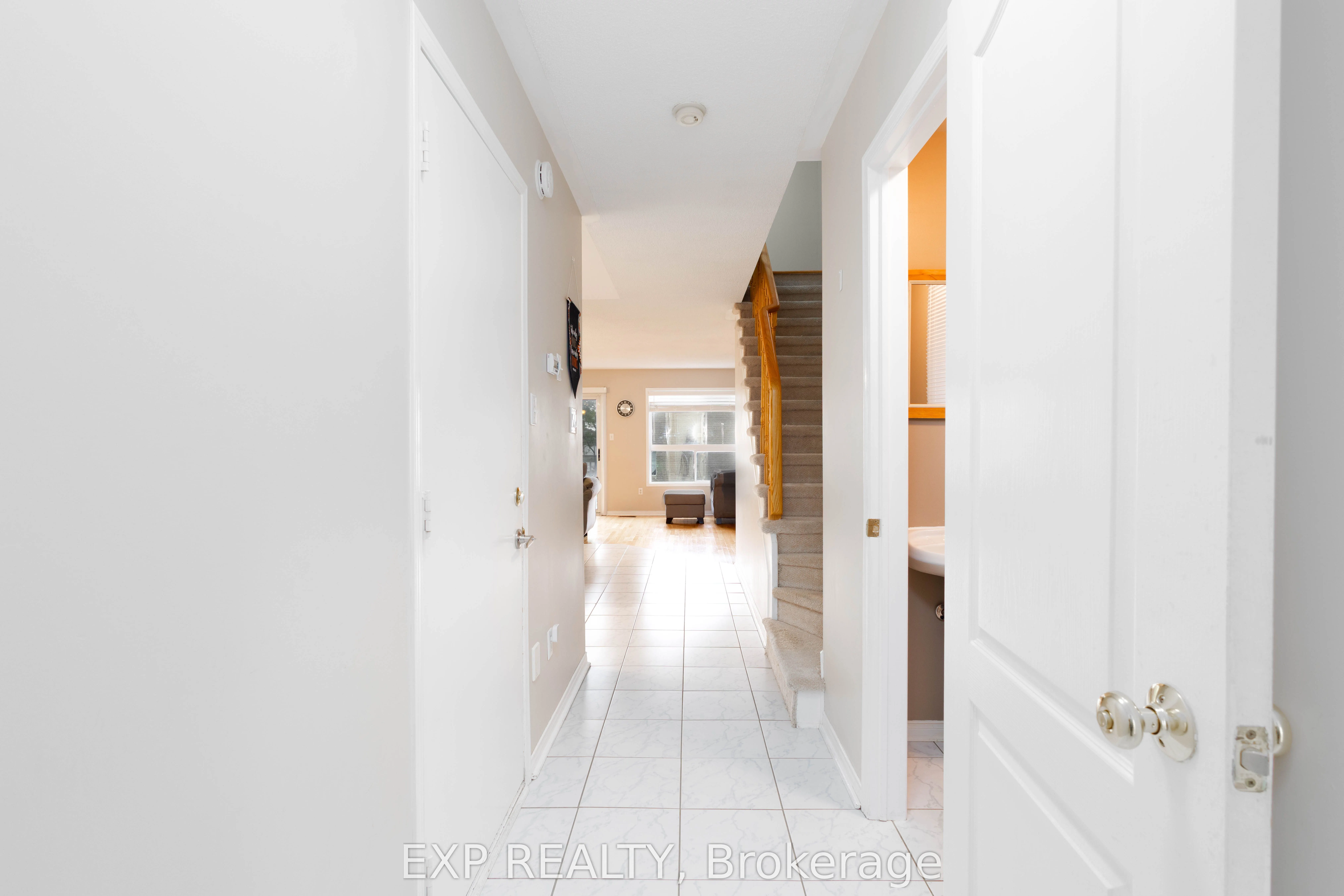 537 Heddle Crescent
