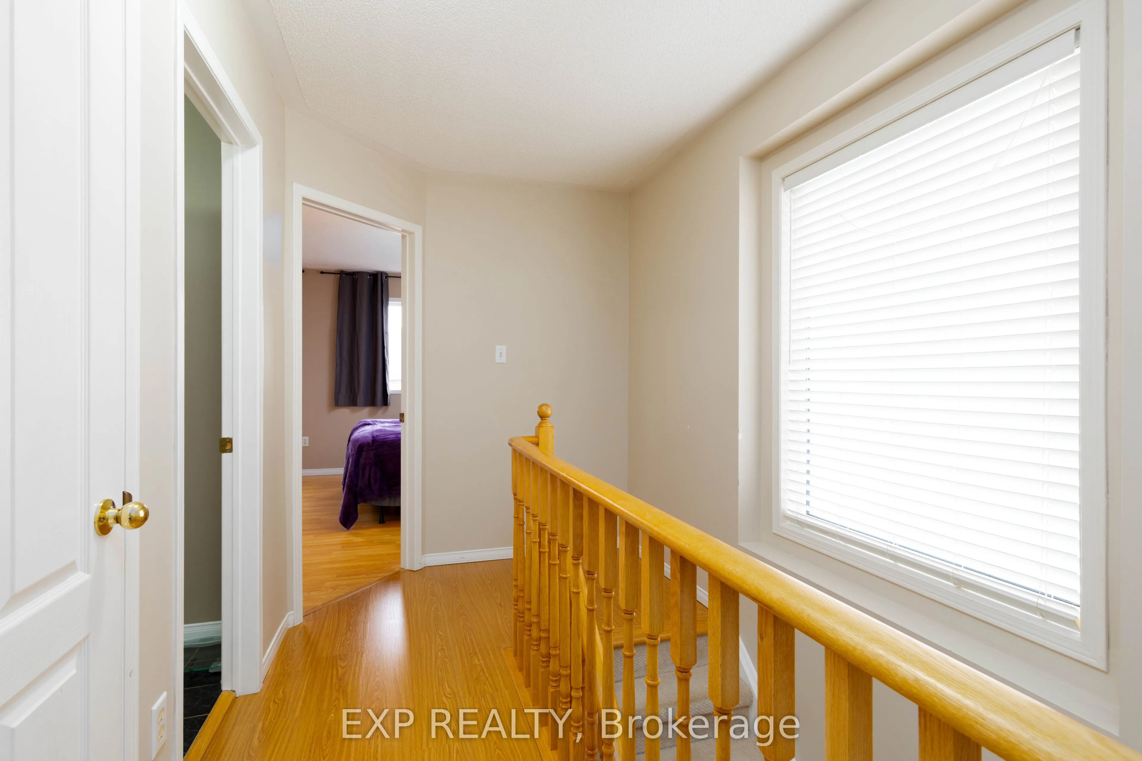 537 Heddle Crescent