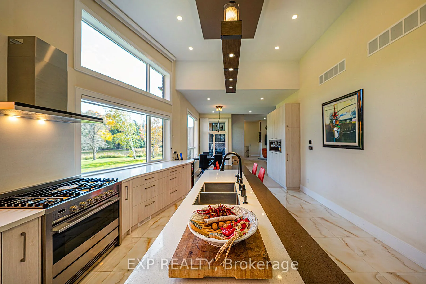 5 Birch Knoll Road