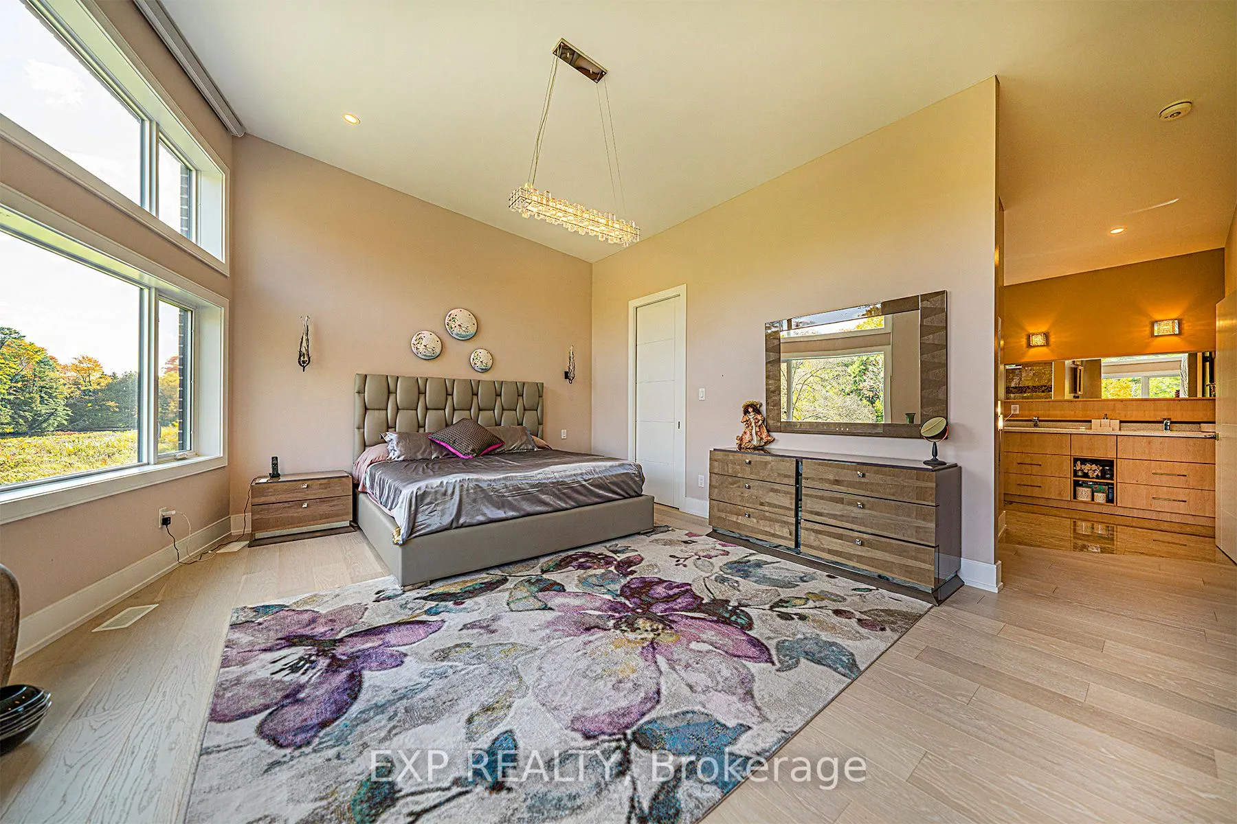 5 Birch Knoll Road