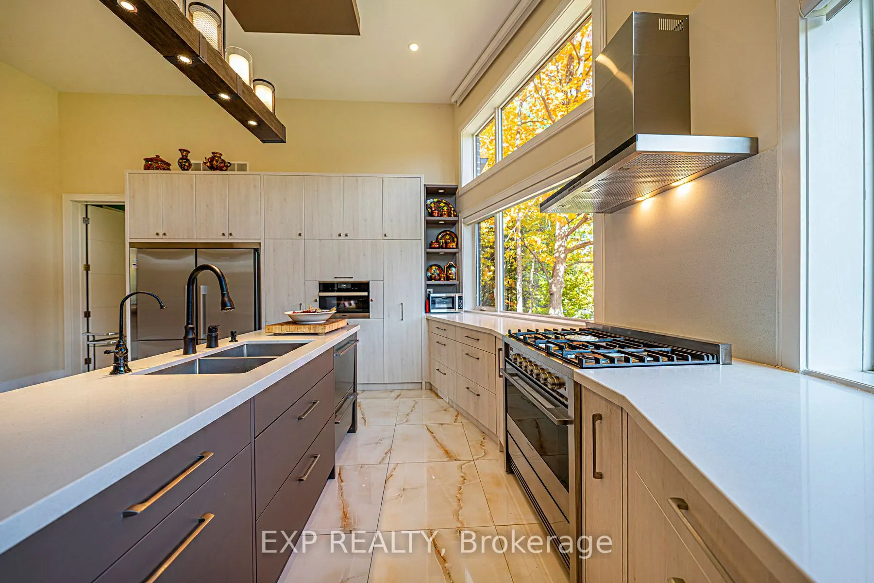 5 Birch Knoll Road