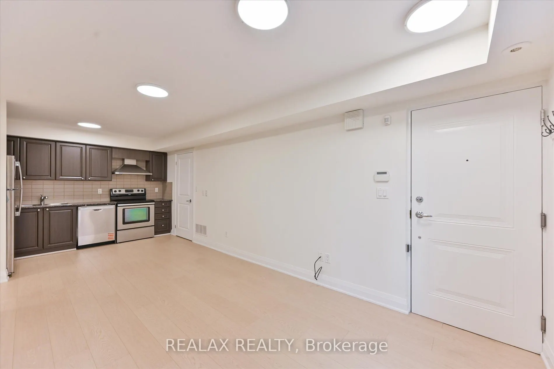 320 John Street, #207