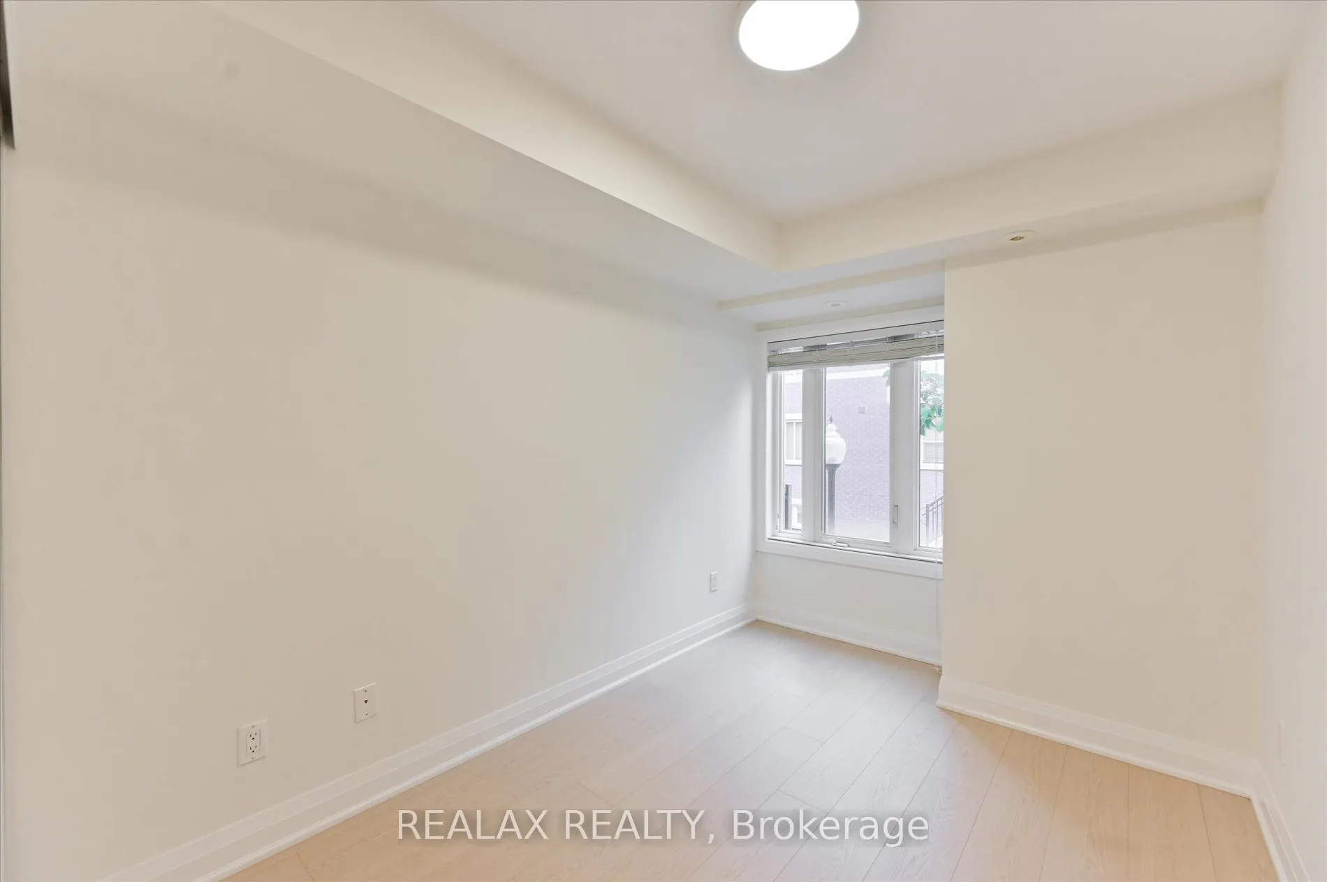 320 John Street, #207