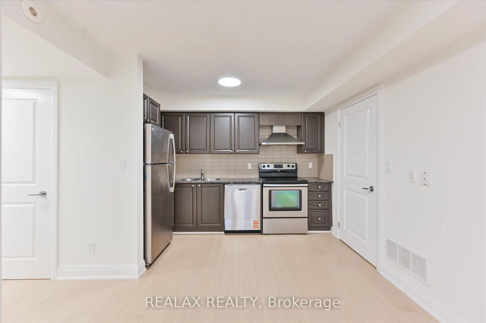 320 John Street, #207