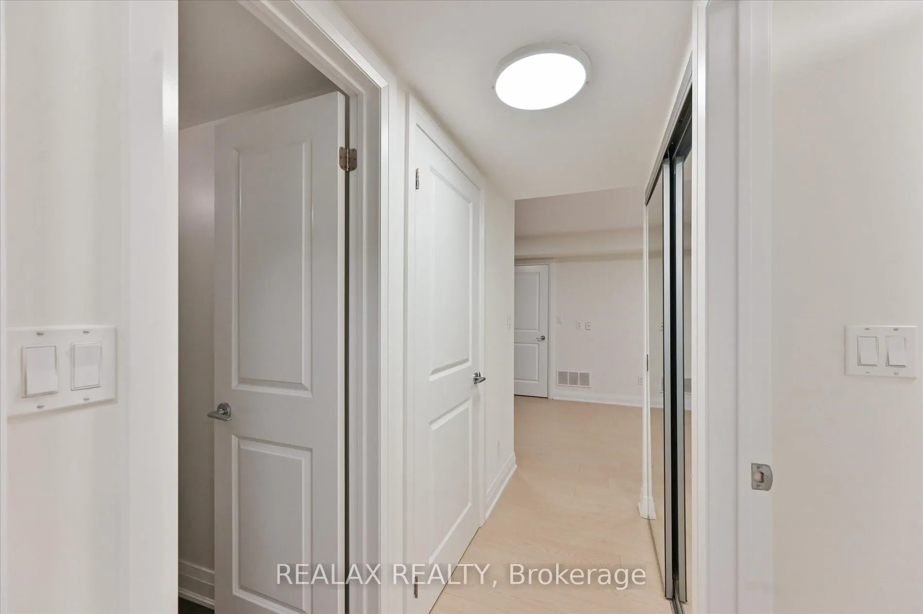 320 John Street, #207