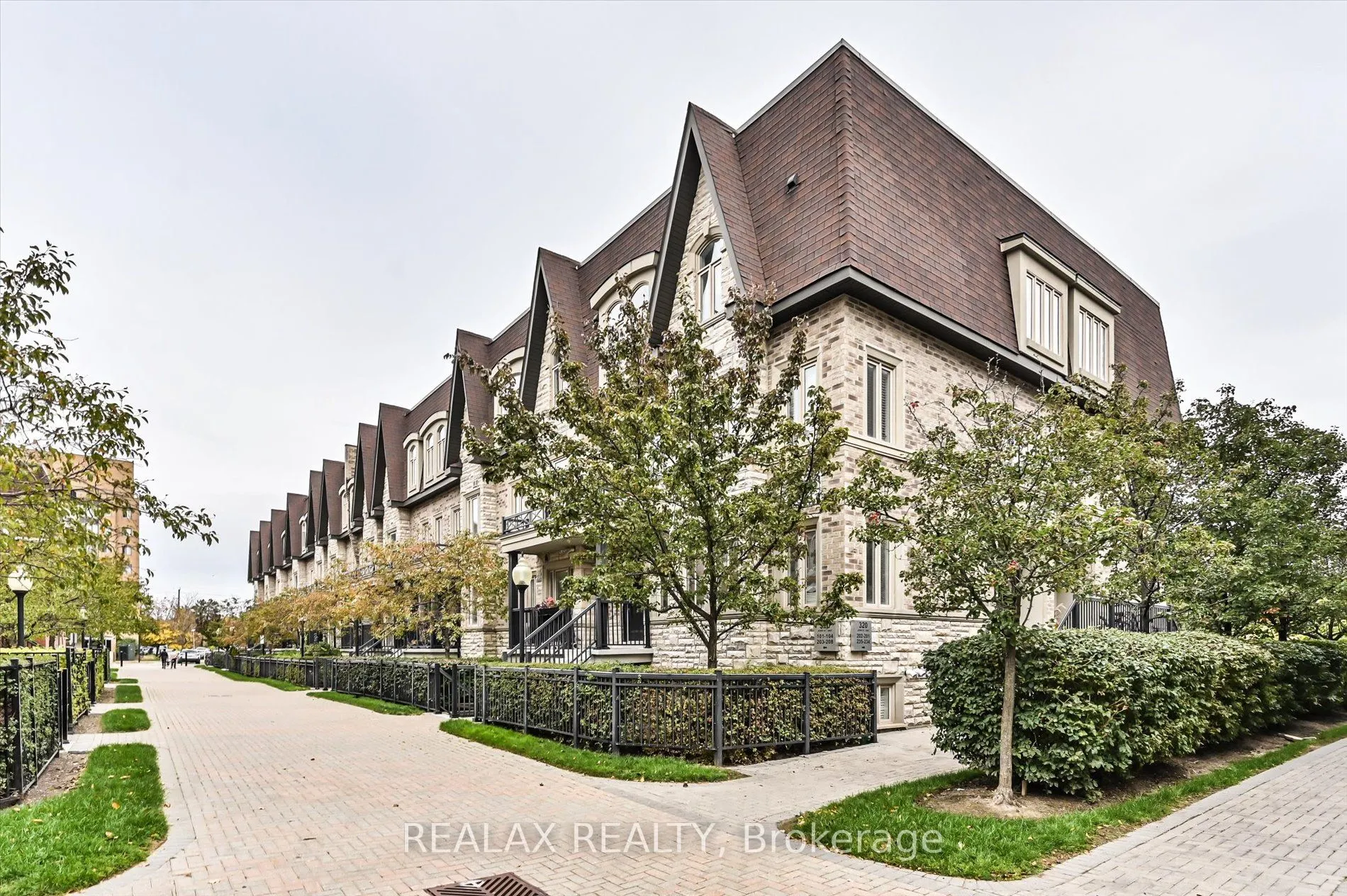 320 John Street, #207