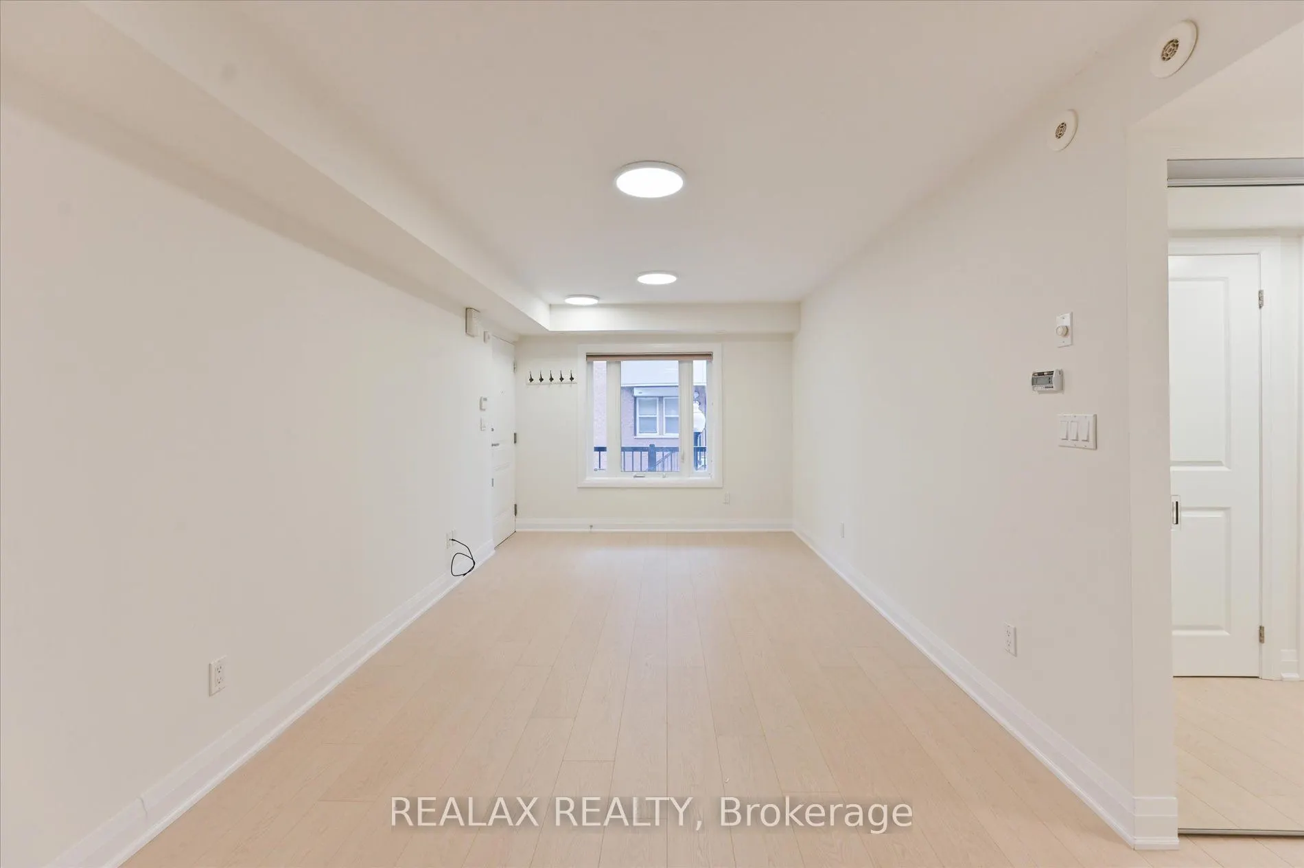 320 John Street, #207