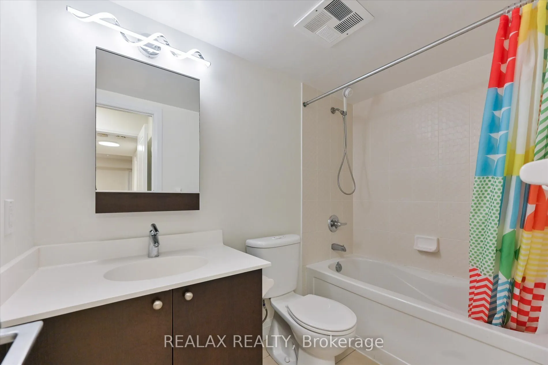 320 John Street, #207