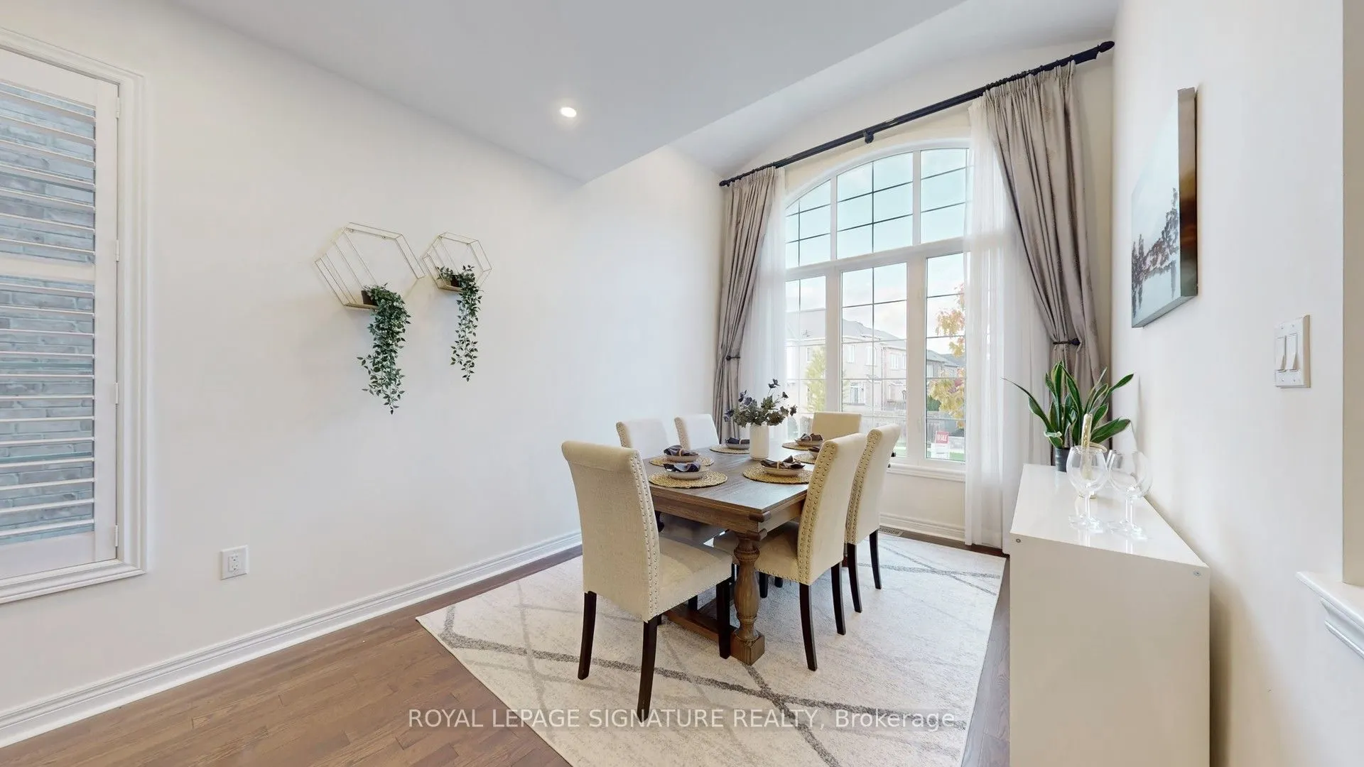 23 Frederick Stamm Crescent