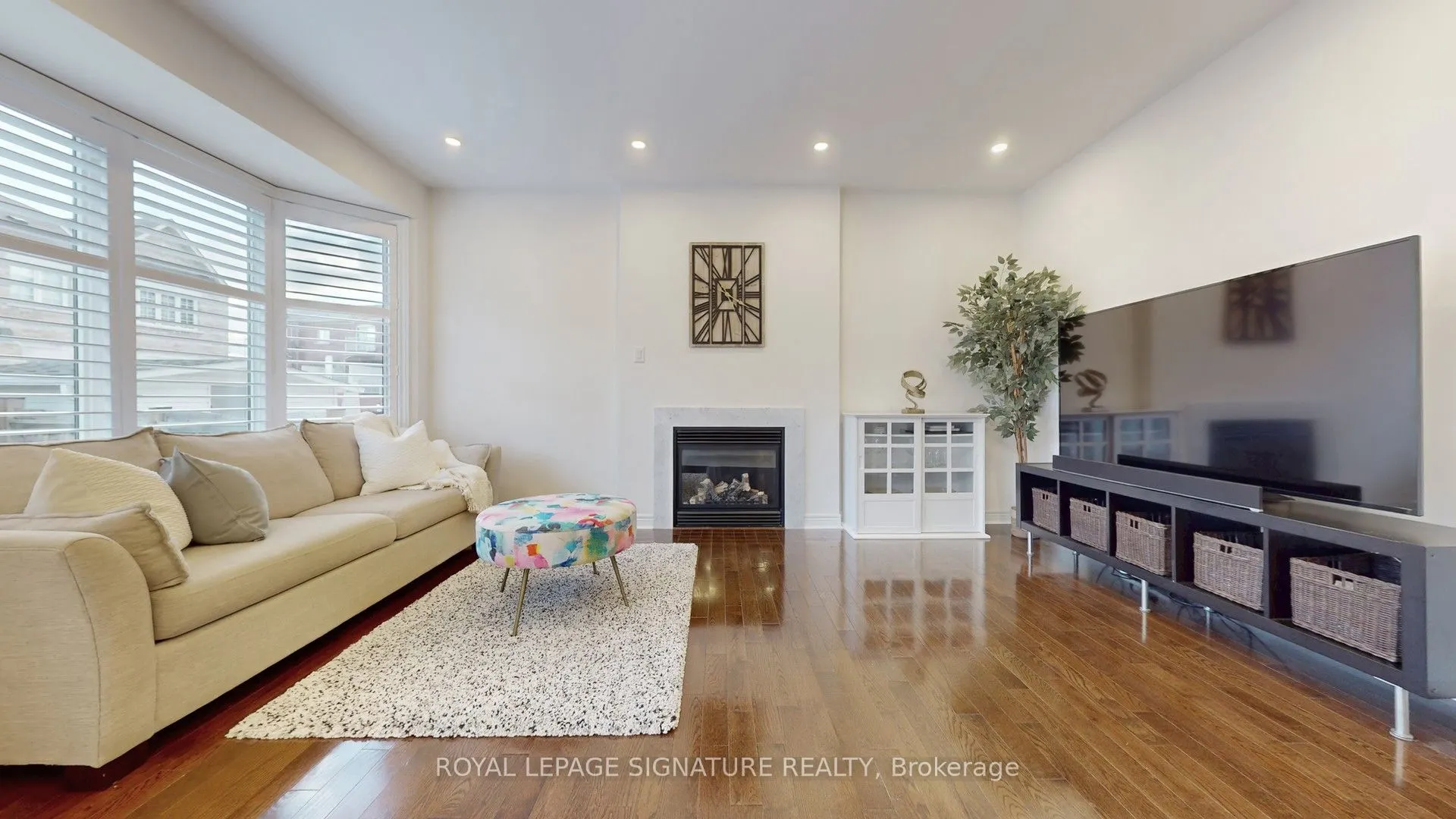 23 Frederick Stamm Crescent